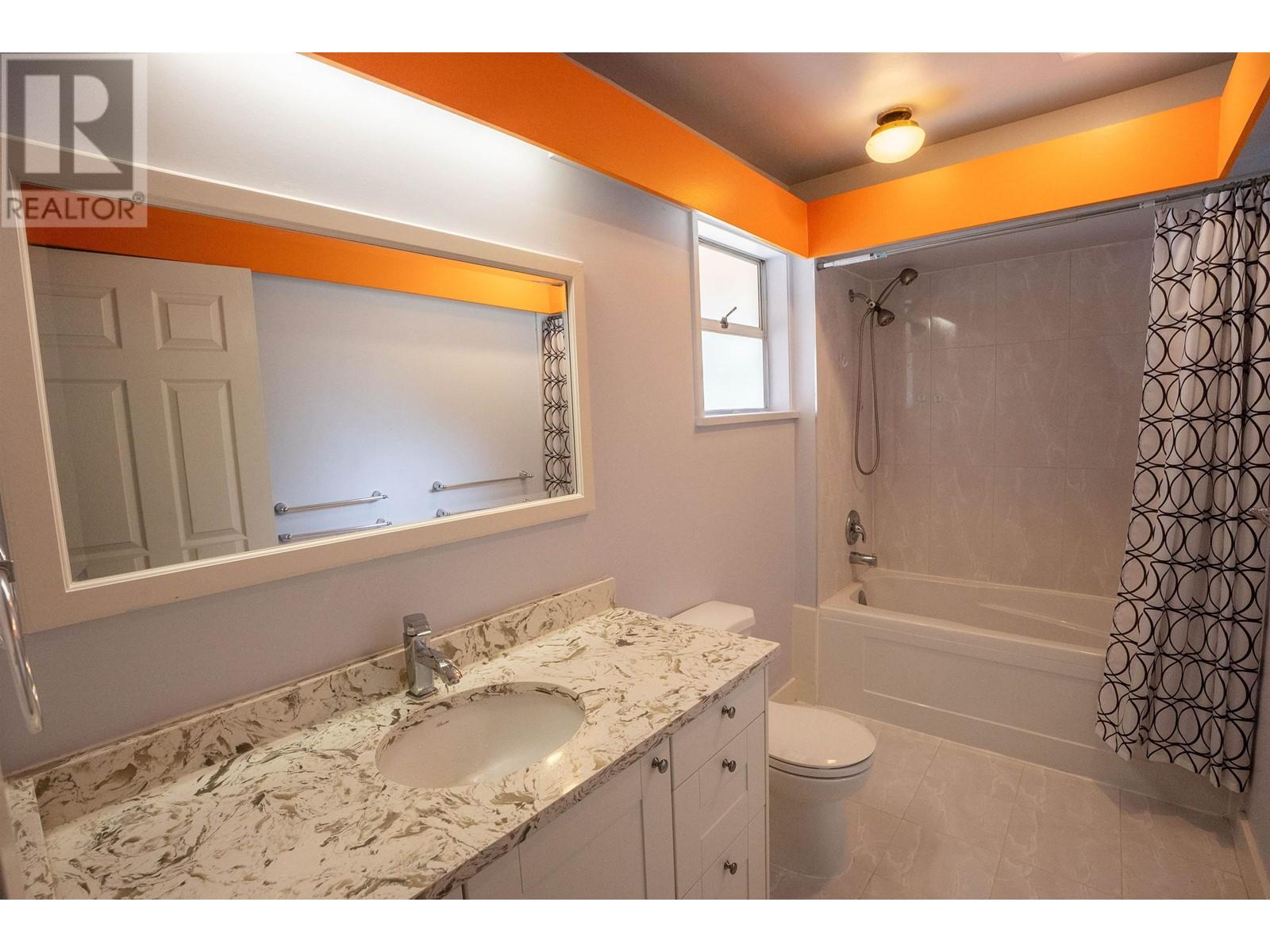 21764 124 Avenue, Maple Ridge, British Columbia  V2X 4H7 - Photo 16 - R2823941