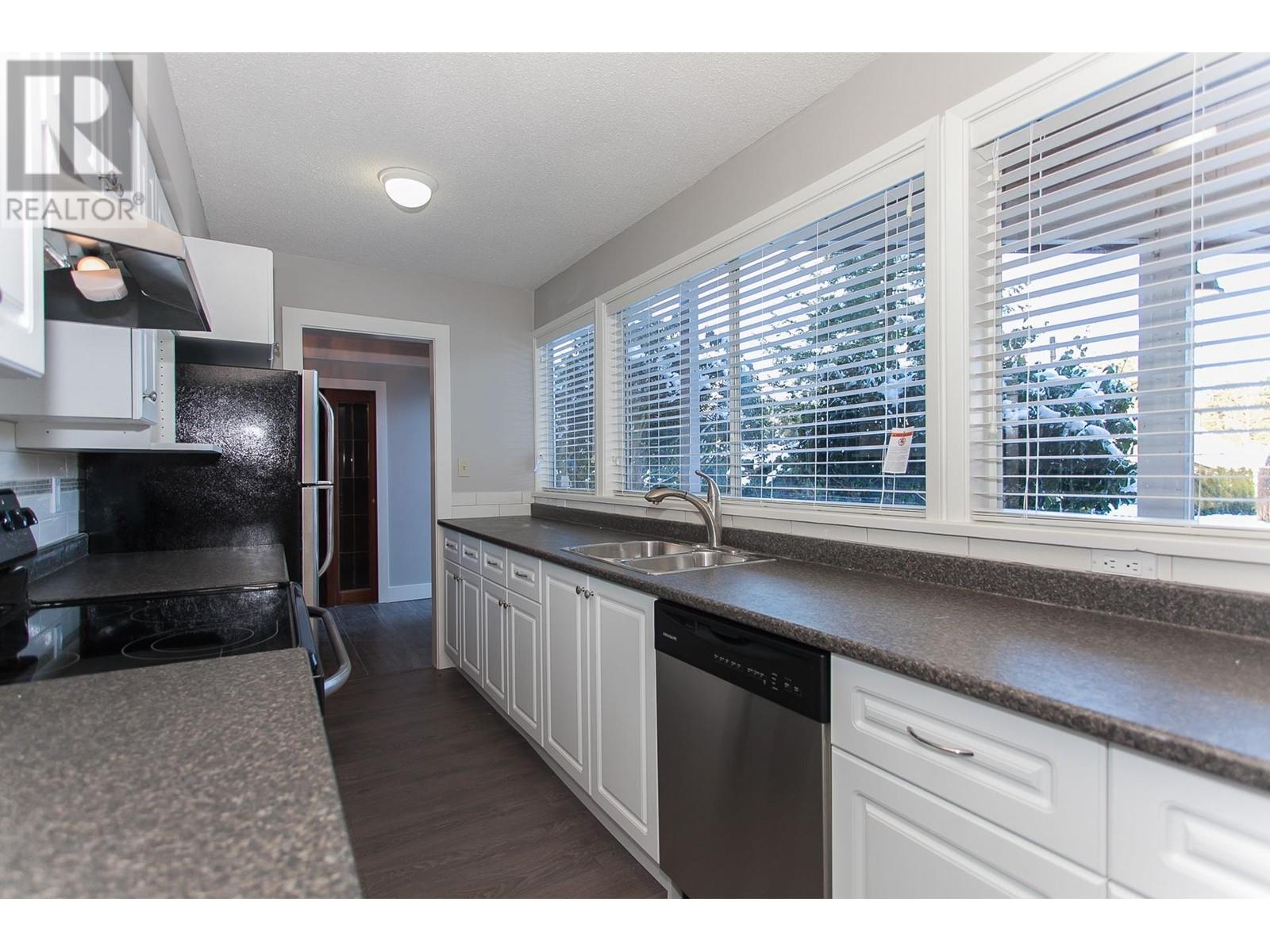 21764 124 Avenue, Maple Ridge, British Columbia  V2X 4H7 - Photo 10 - R2823941