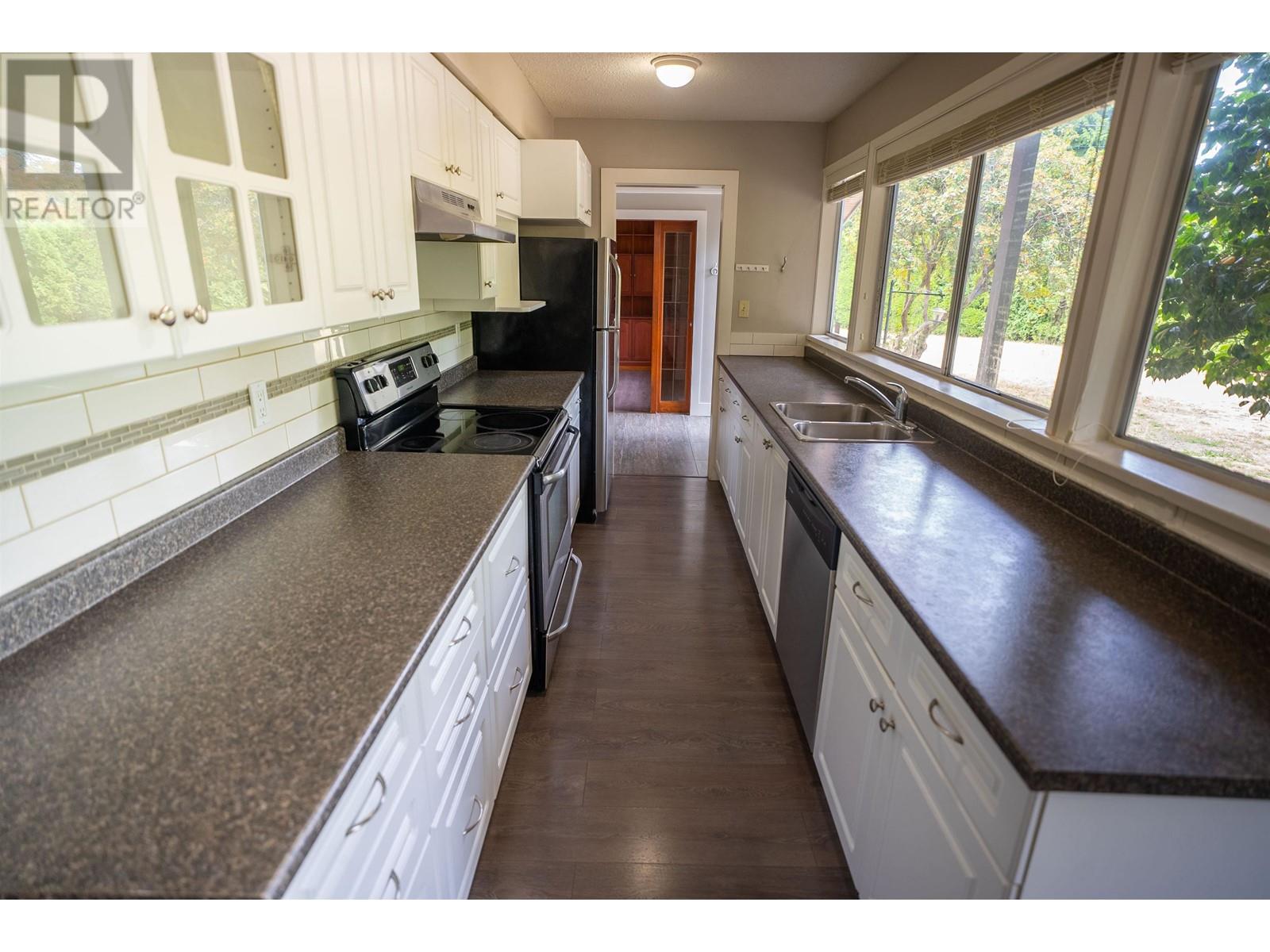 21764 124 Avenue, Maple Ridge, British Columbia  V2X 4H7 - Photo 8 - R2823941