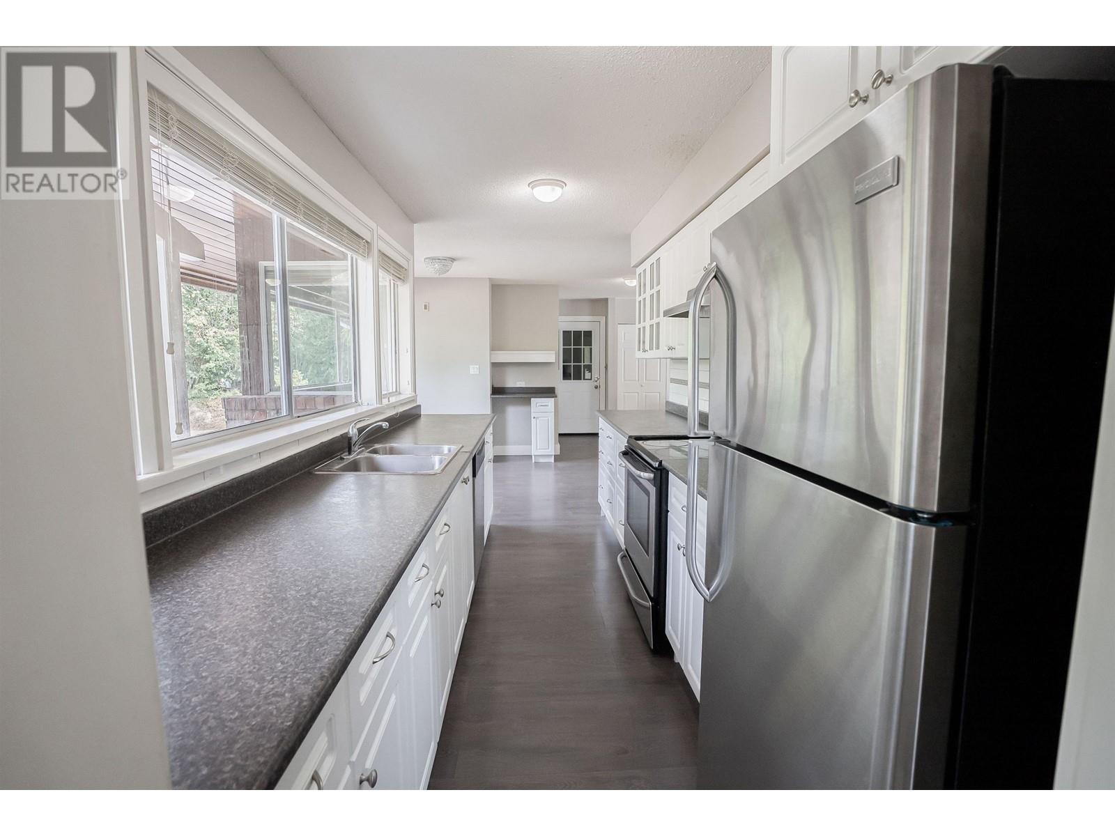 21764 124 Avenue, Maple Ridge, British Columbia  V2X 4H7 - Photo 9 - R2823941