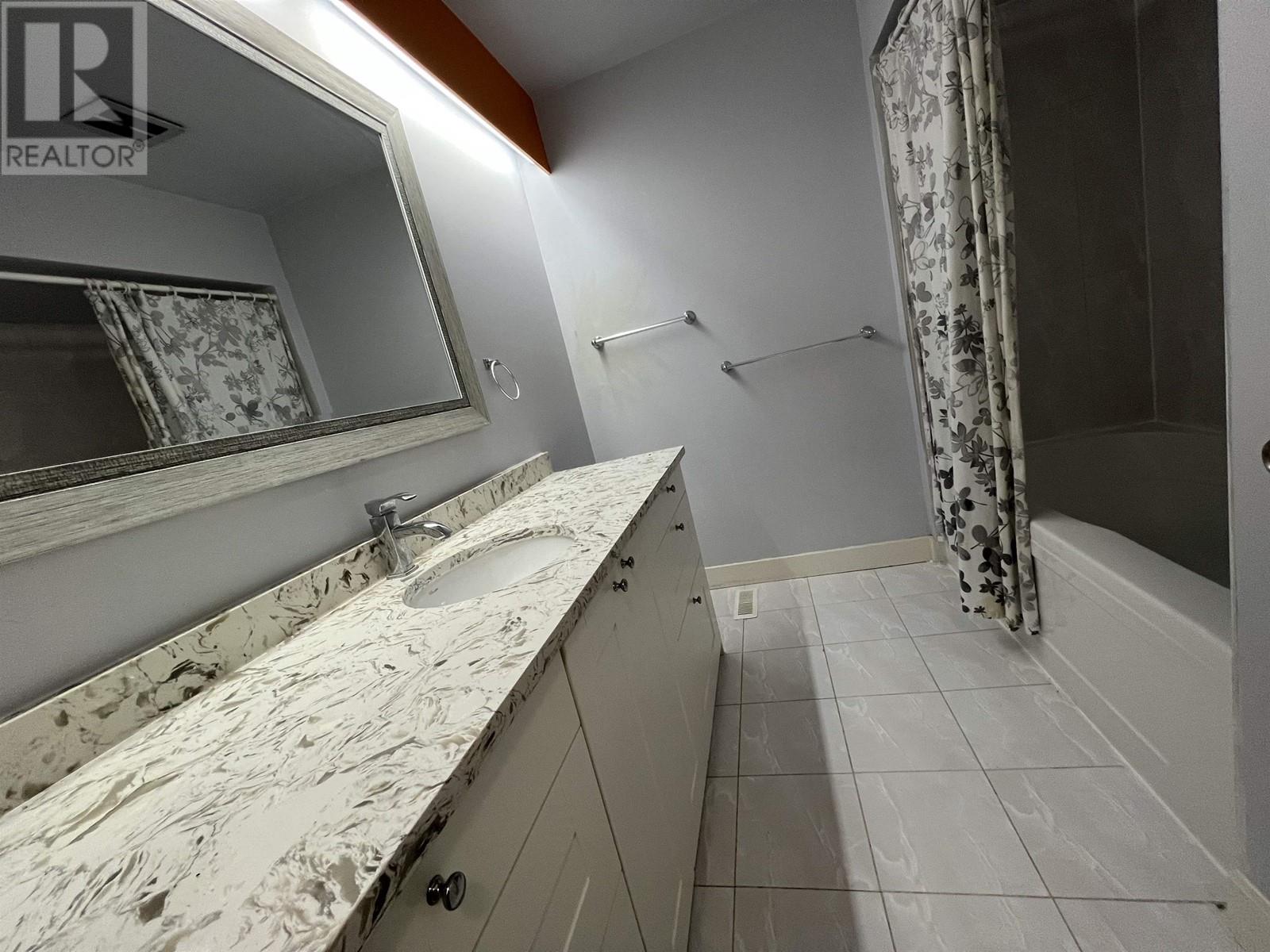 21764 124 Avenue, Maple Ridge, British Columbia  V2X 4H7 - Photo 19 - R2823941