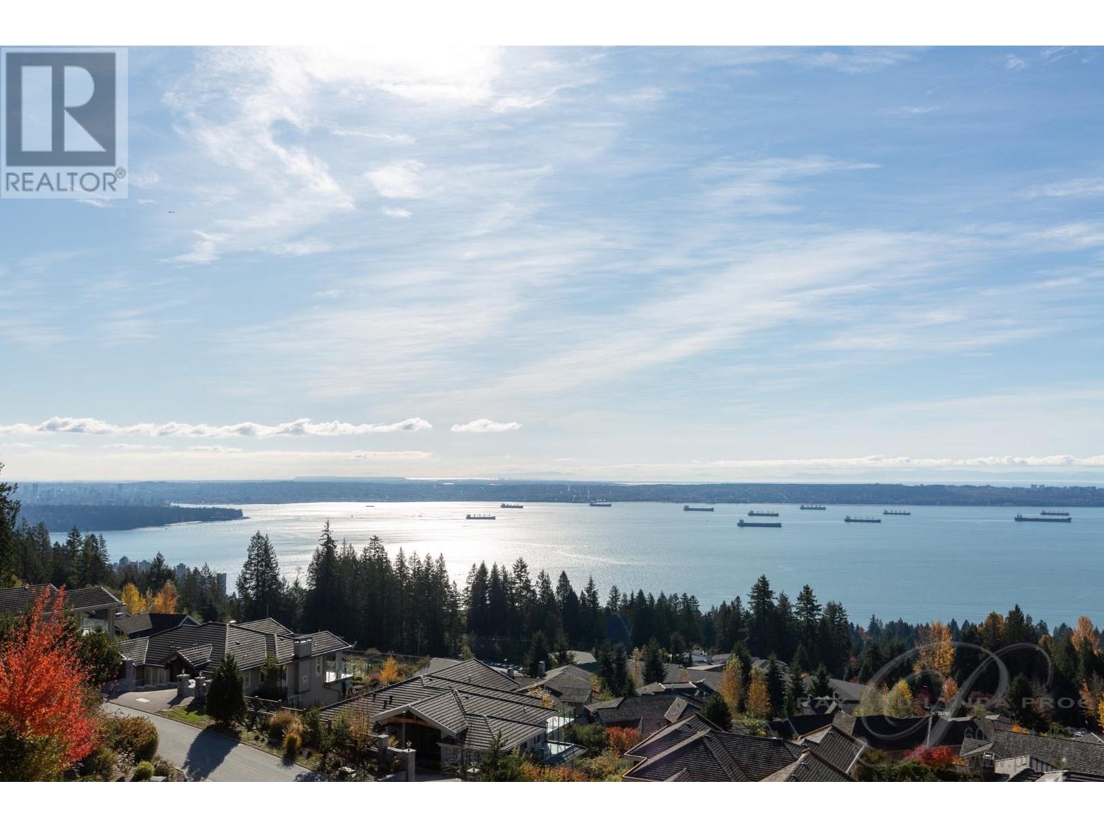 407 2535 GARDEN COURT, west vancouver, British Columbia
