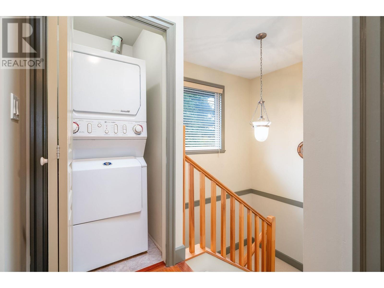 1689 Tatlow Avenue, North Vancouver, British Columbia  V7P 3A1 - Photo 16 - R2824179