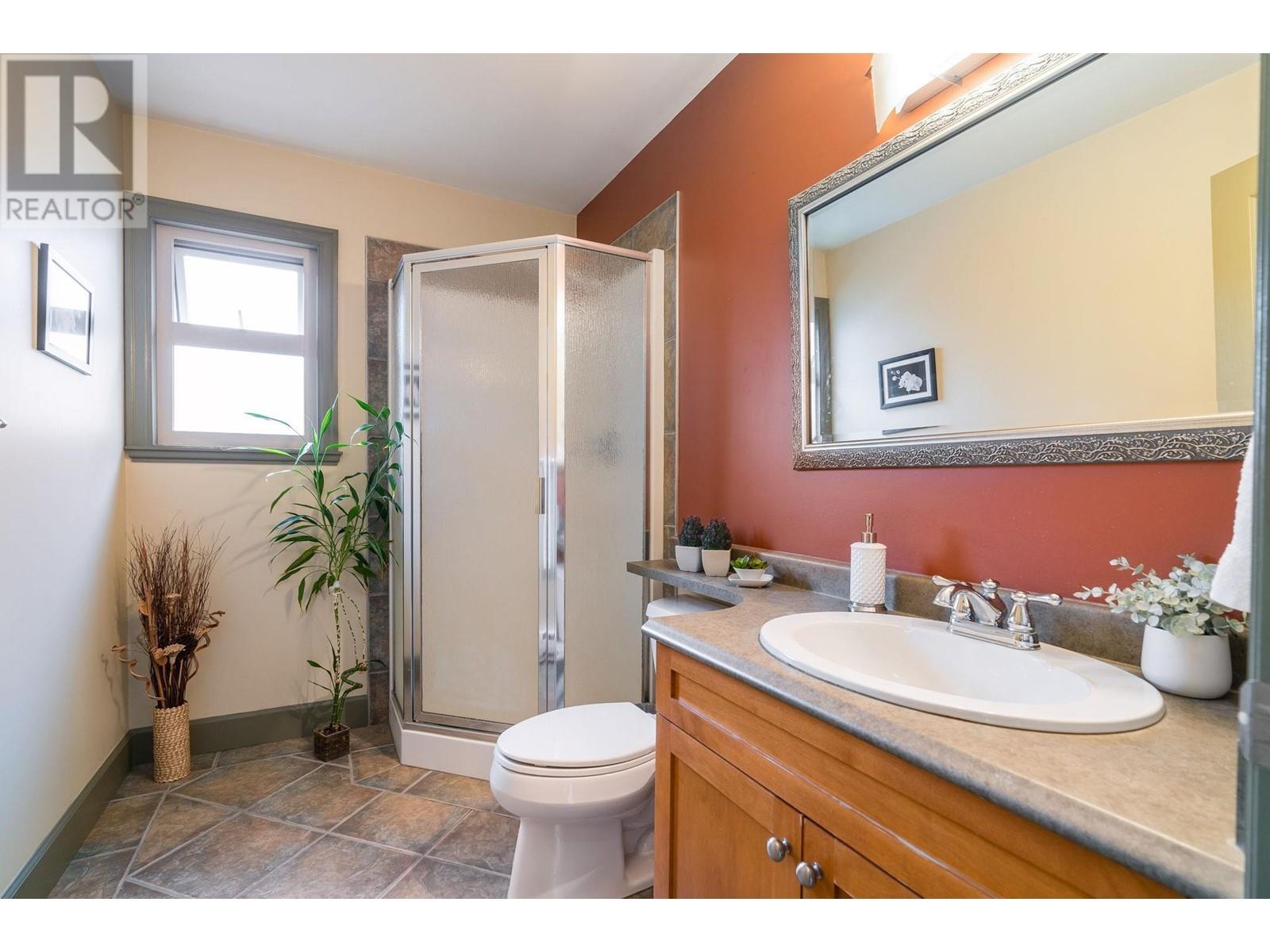 1689 Tatlow Avenue, North Vancouver, British Columbia  V7P 3A1 - Photo 11 - R2824179