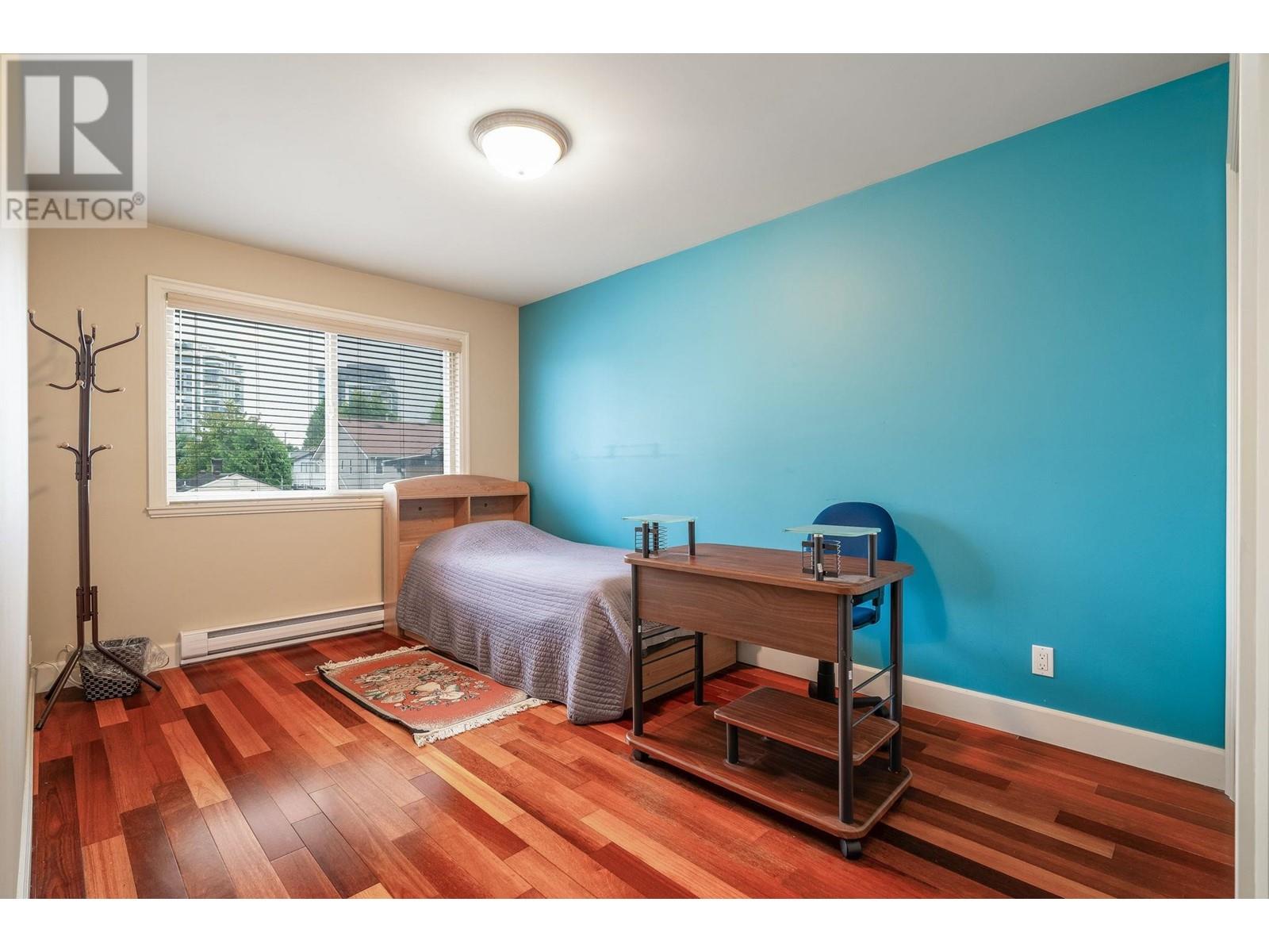 1689 Tatlow Avenue, North Vancouver, British Columbia  V7P 3A1 - Photo 15 - R2824179