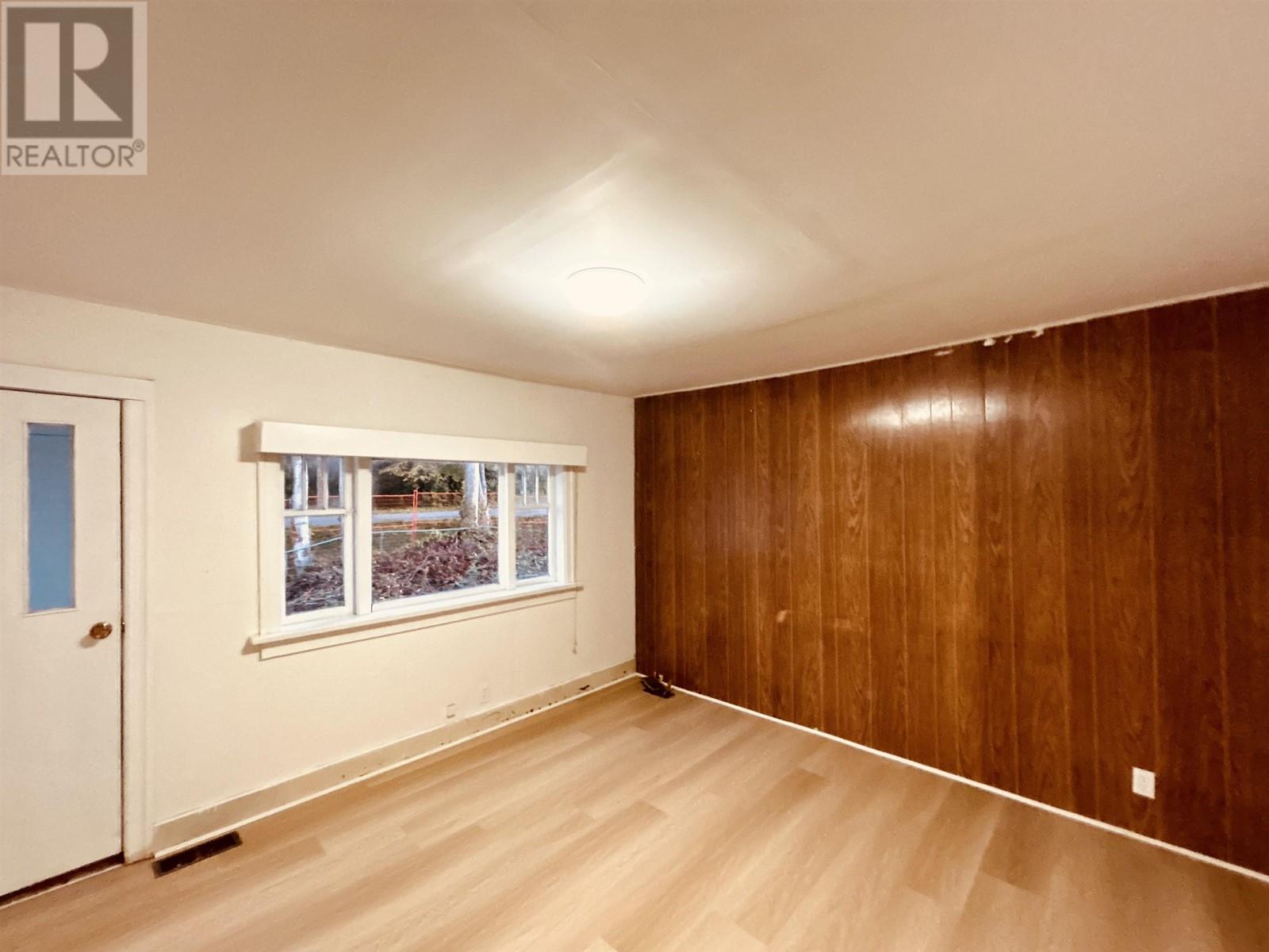 6063 9th Avenue, Burnaby, British Columbia  V3N 2T4 - Photo 10 - R2823877