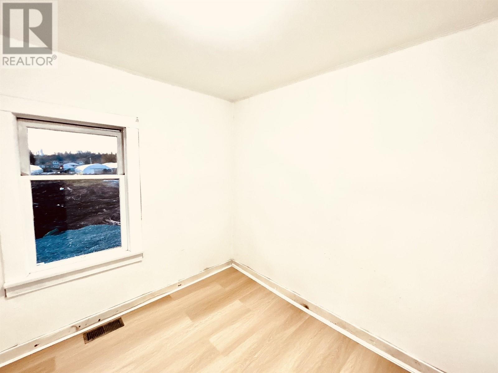 6063 9th Avenue, Burnaby, British Columbia  V3N 2T4 - Photo 11 - R2823877