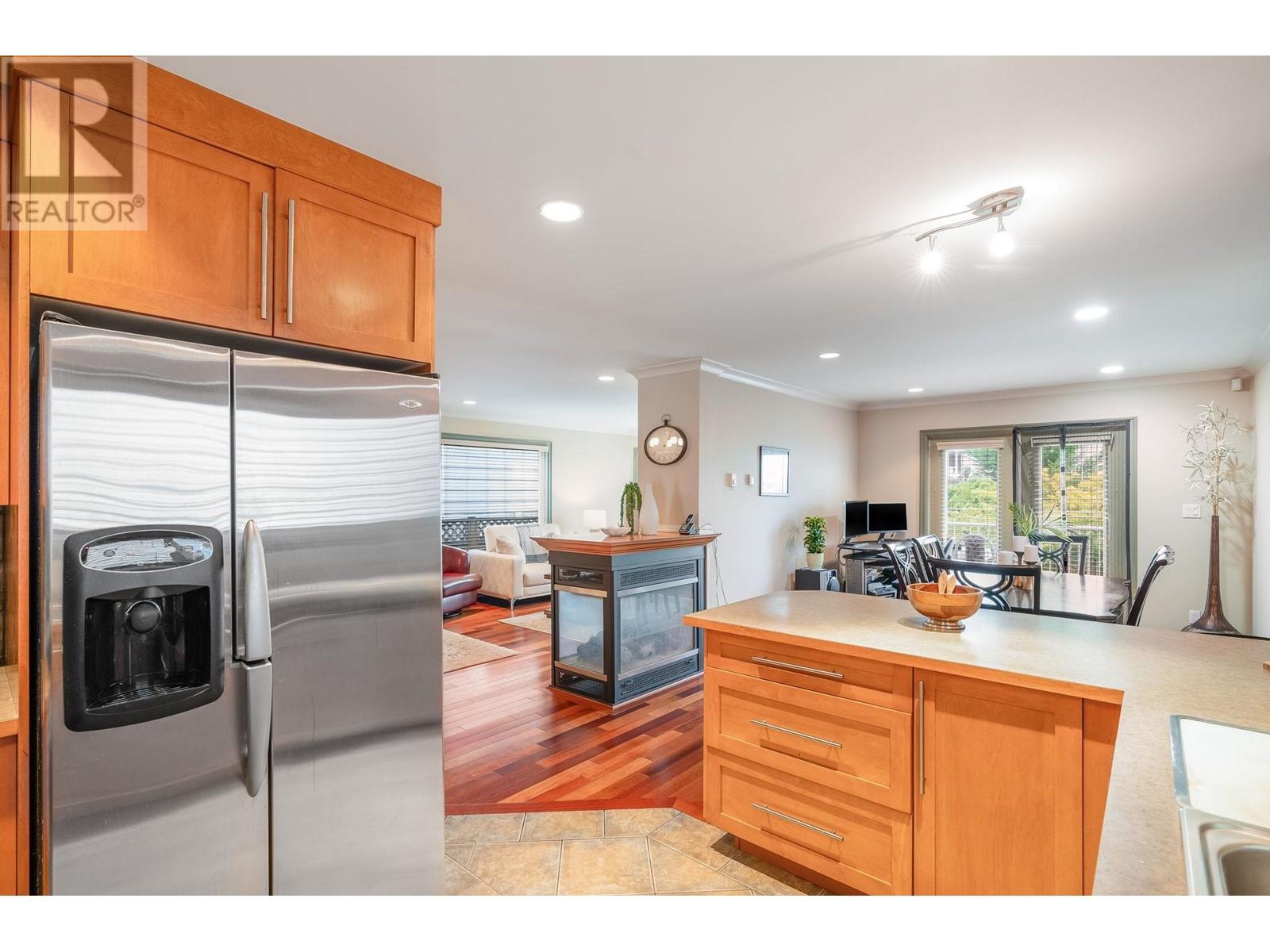 1689 Tatlow Avenue, North Vancouver, British Columbia  V7P 3A1 - Photo 10 - R2824179