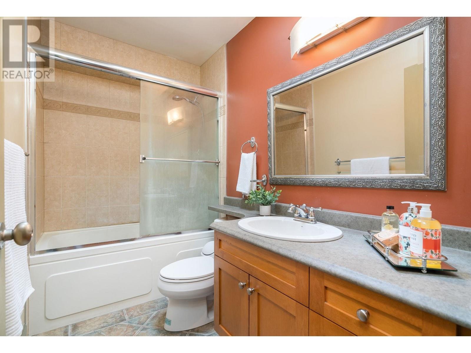 1689 Tatlow Avenue, North Vancouver, British Columbia  V7P 3A1 - Photo 12 - R2824179