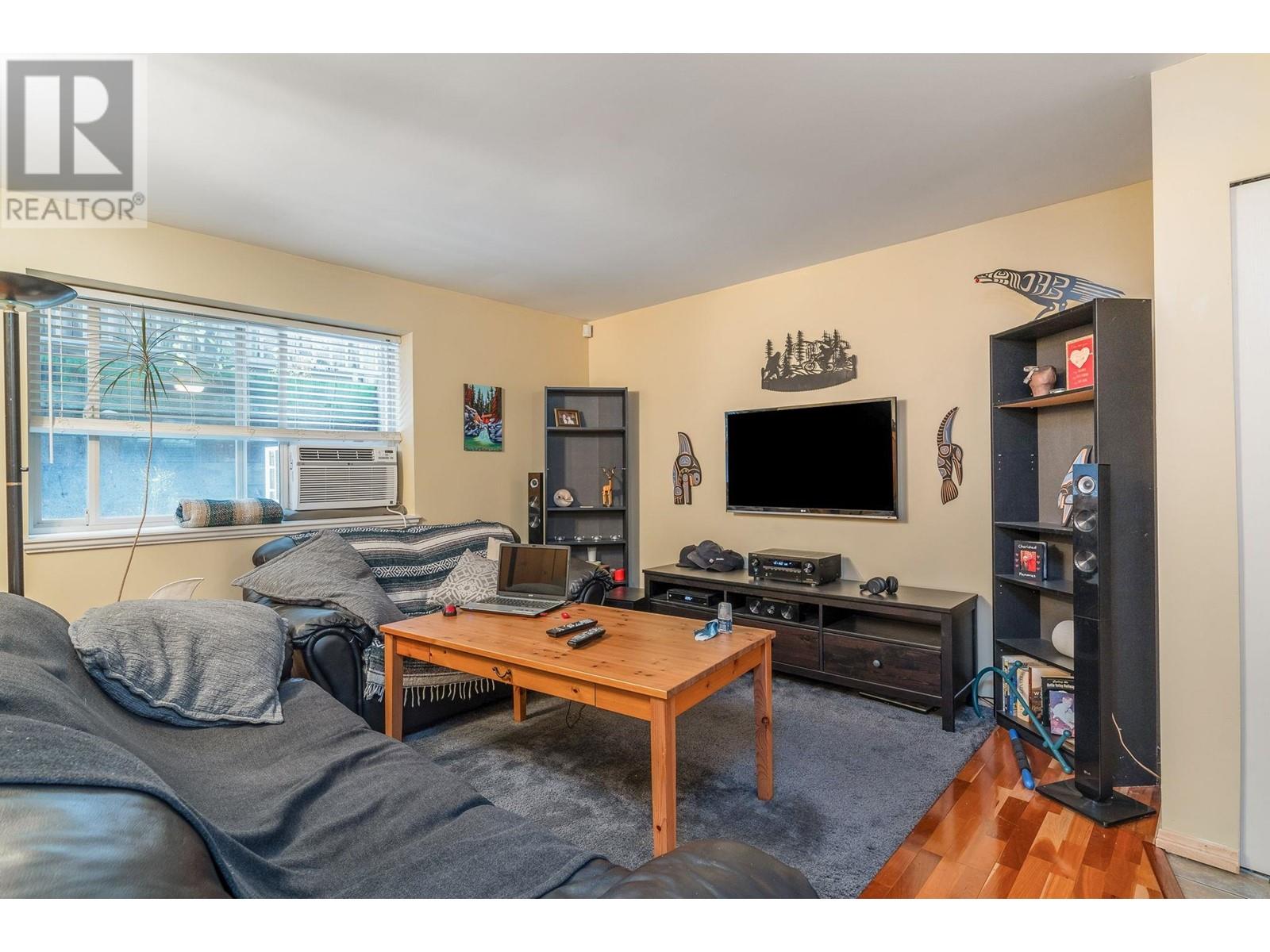 1689 Tatlow Avenue, North Vancouver, British Columbia  V7P 3A1 - Photo 18 - R2824179