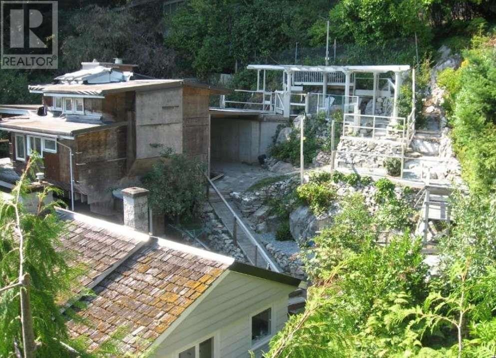 4405 Marine Drive, West Vancouver, British Columbia  V7W 2N8 - Photo 1 - R2804543