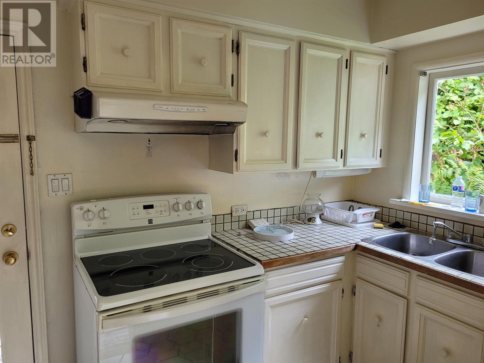 4405 Marine Drive, West Vancouver, British Columbia  V7W 2N8 - Photo 8 - R2804543