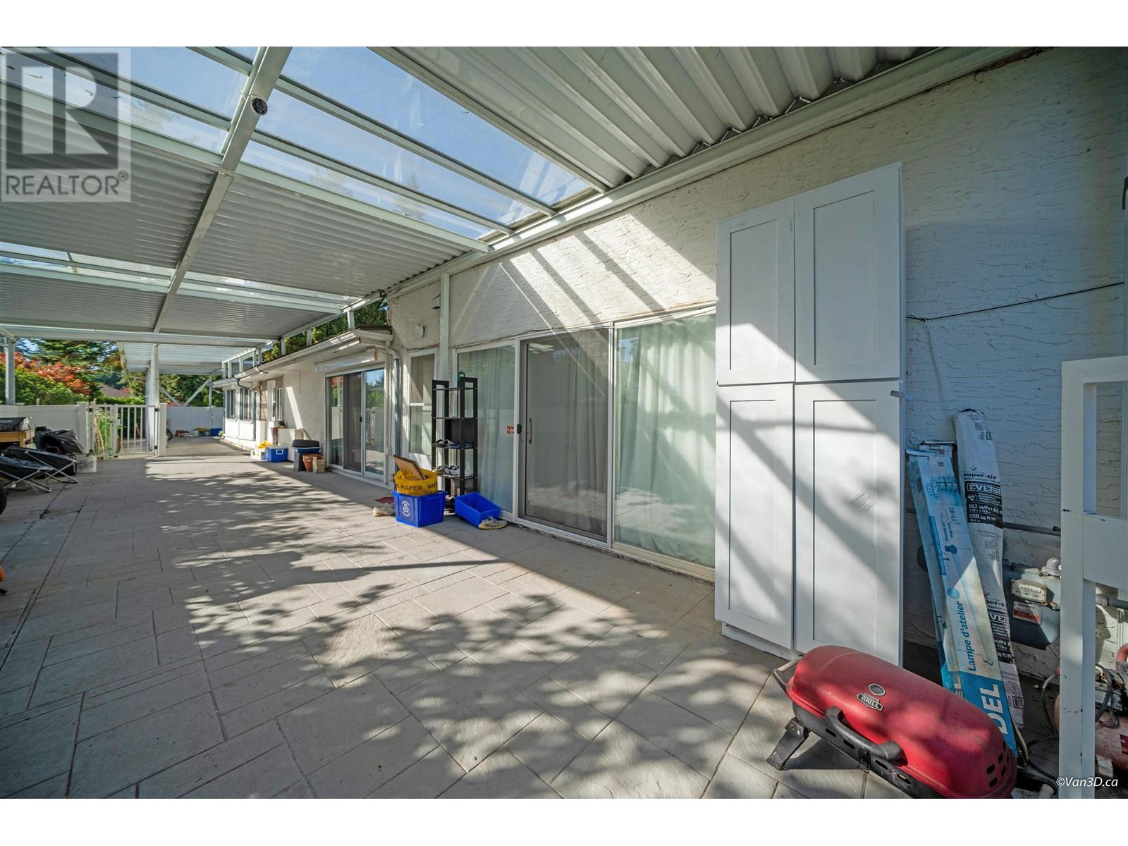 7962 Nelson Avenue, Burnaby, British Columbia  V5J 4E5 - Photo 3 - R2824320