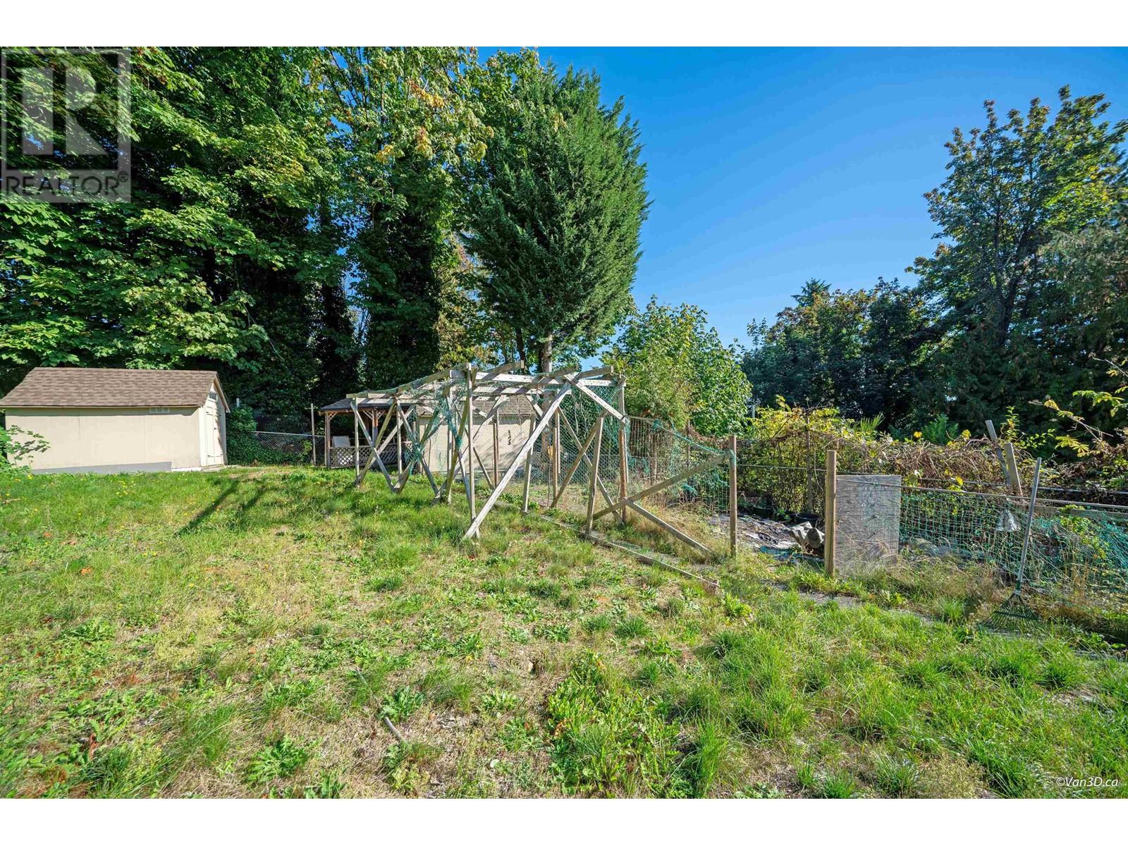 7962 Nelson Avenue, Burnaby, British Columbia  V5J 4E5 - Photo 5 - R2824320