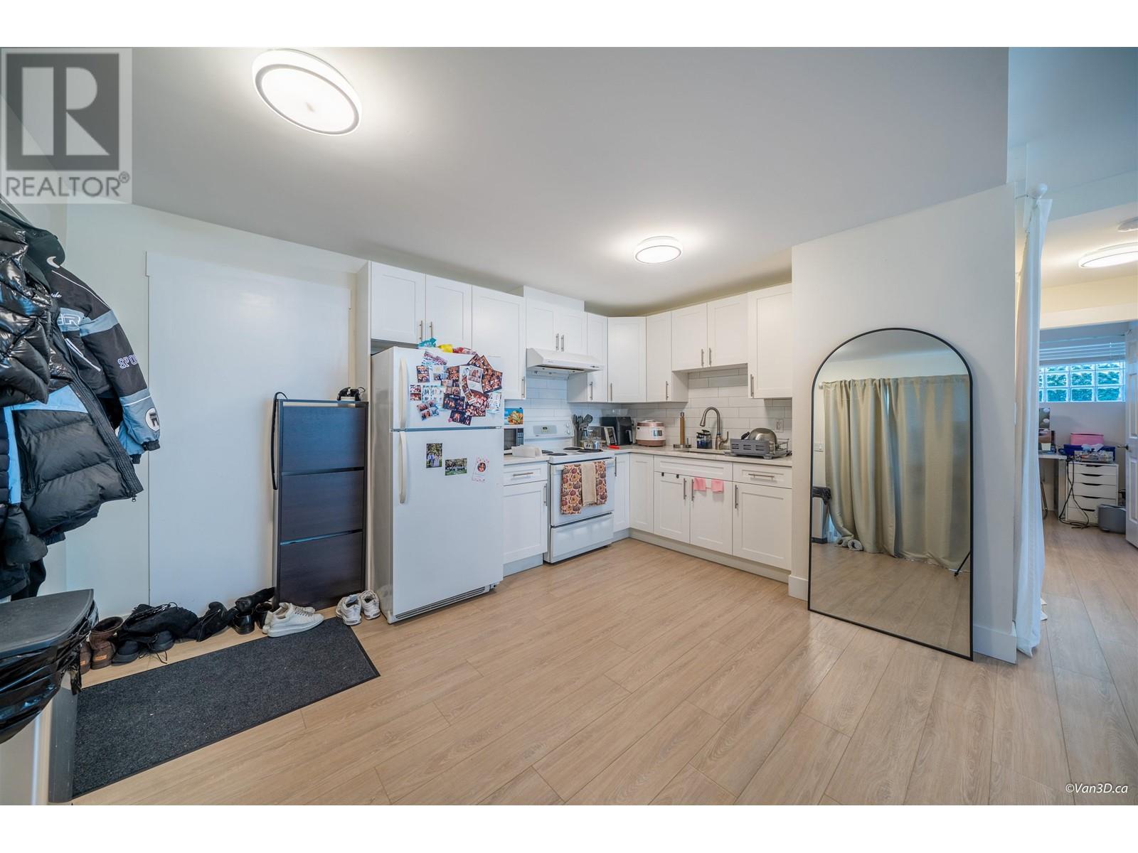 7962 Nelson Avenue, Burnaby, British Columbia  V5J 4E5 - Photo 10 - R2824320