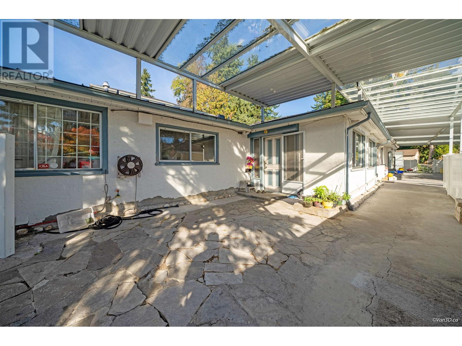 7962 Nelson Avenue, Burnaby, British Columbia  V5J 4E5 - Photo 2 - R2824320
