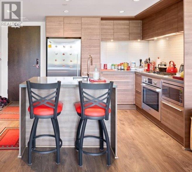 1901 1550 Fern Street, North Vancouver, British Columbia  V7J 0A9 - Photo 4 - R2824386