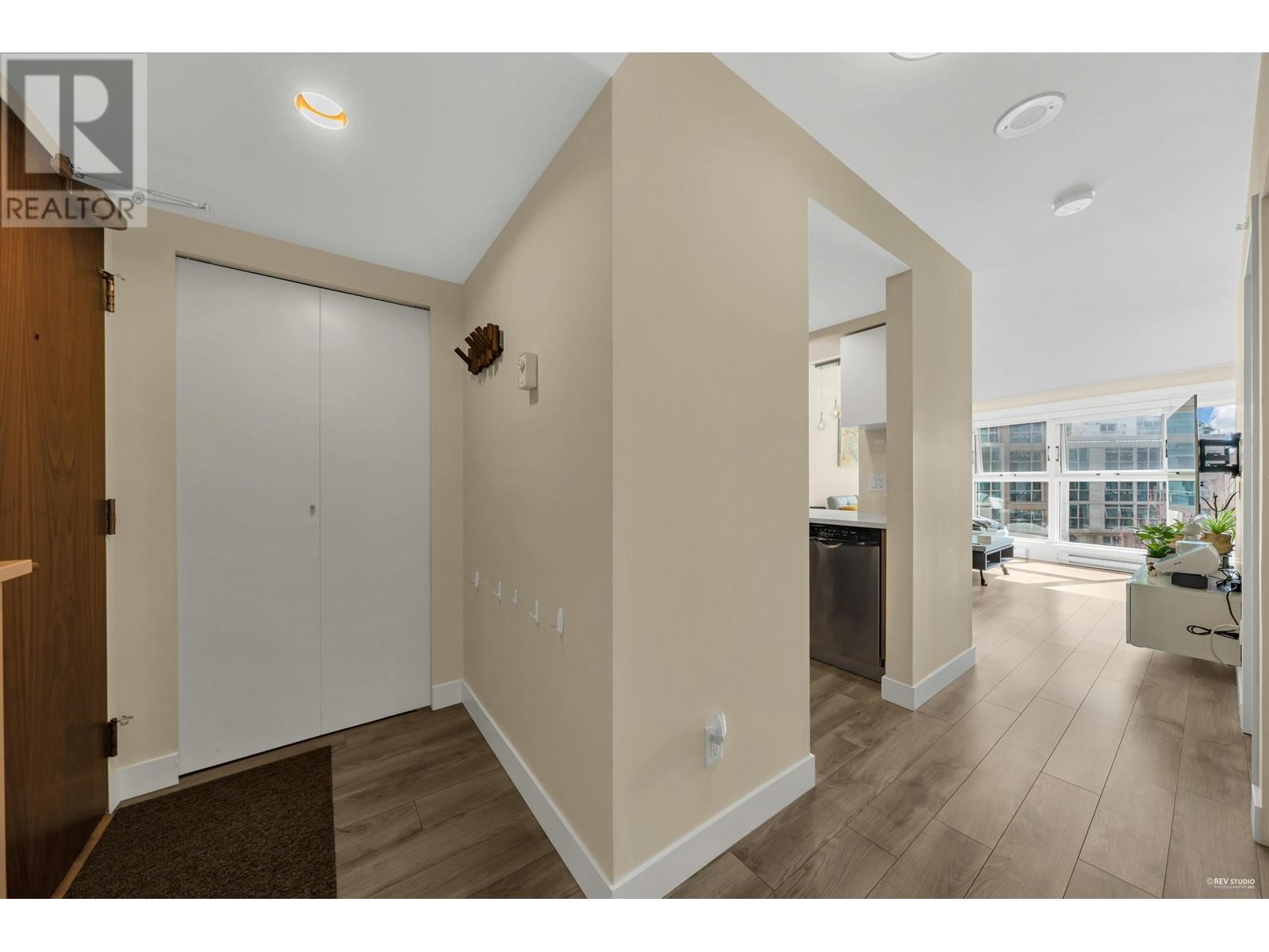604 1323 Homer Street, Vancouver, British Columbia  V6B 5T1 - Photo 3 - R2824224