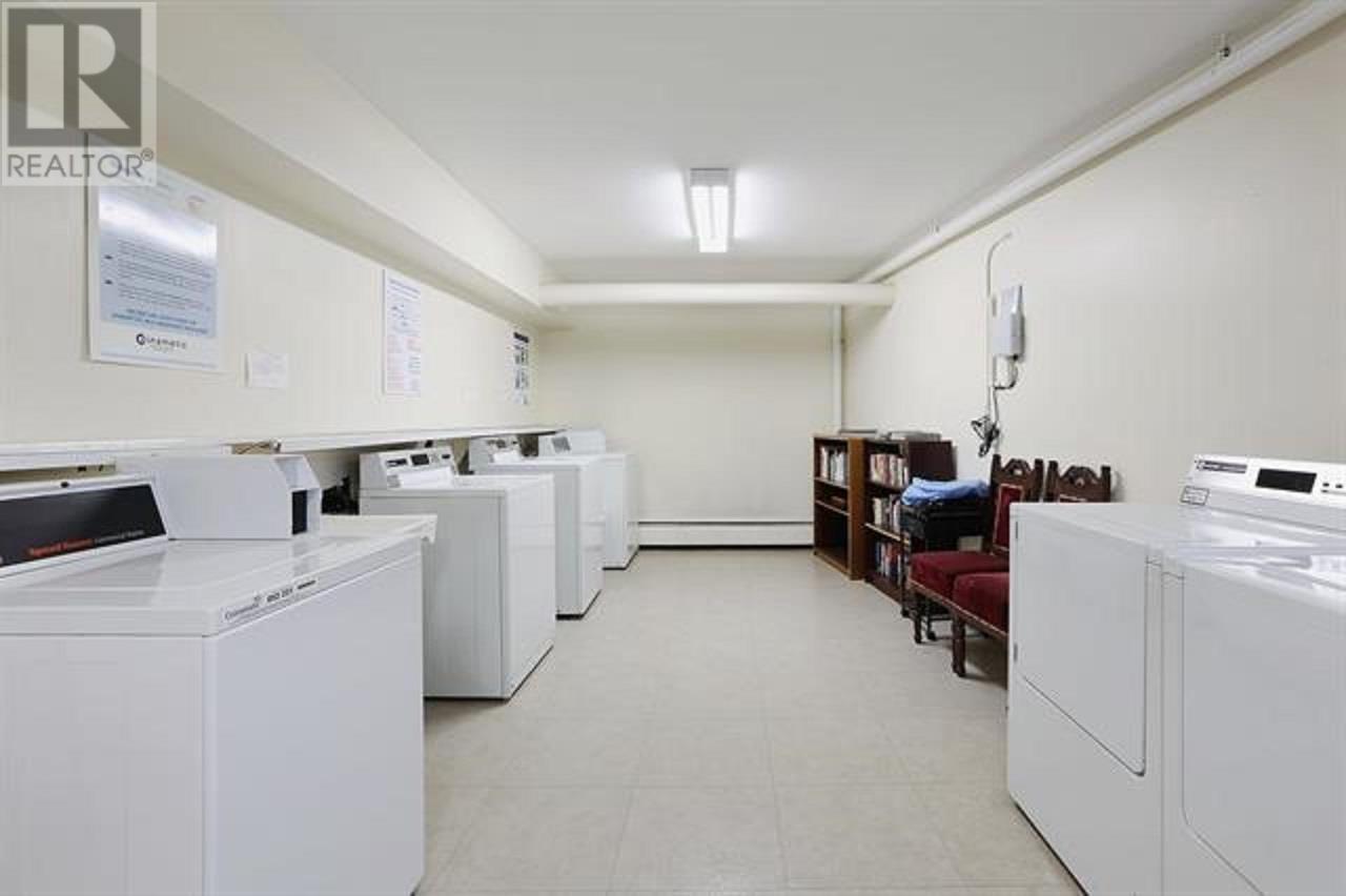 207 1251 Cardero Street, Vancouver, British Columbia  V6G 2H9 - Photo 11 - R2823996