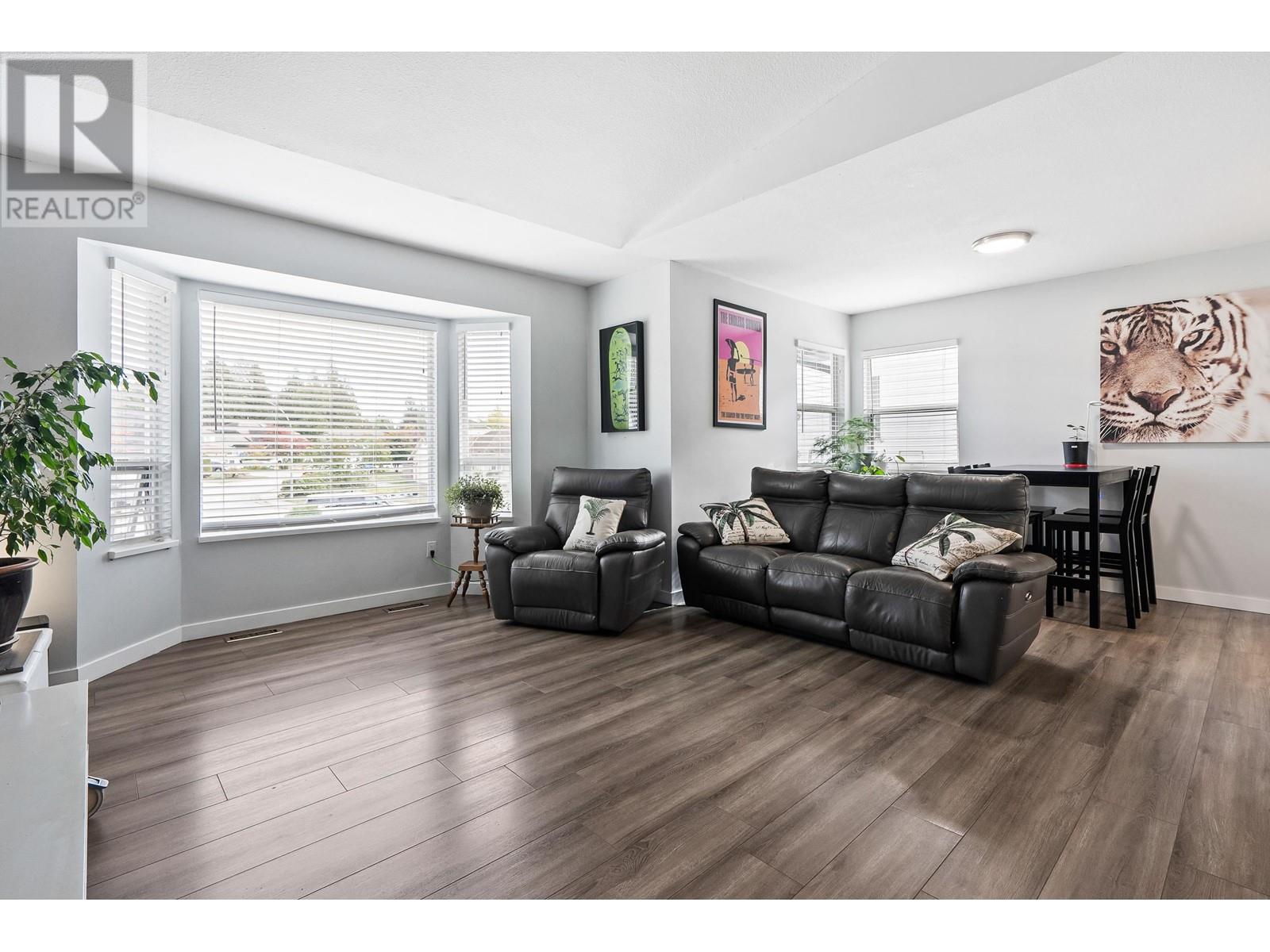 12447 189a Street, Pitt Meadows, British Columbia  V3Y 2H2 - Photo 3 - R2824411