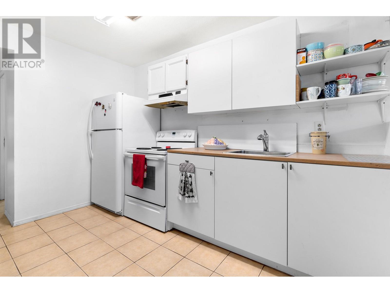 2976 School Avenue, Vancouver, British Columbia  V5R 5M5 - Photo 8 - R2824413