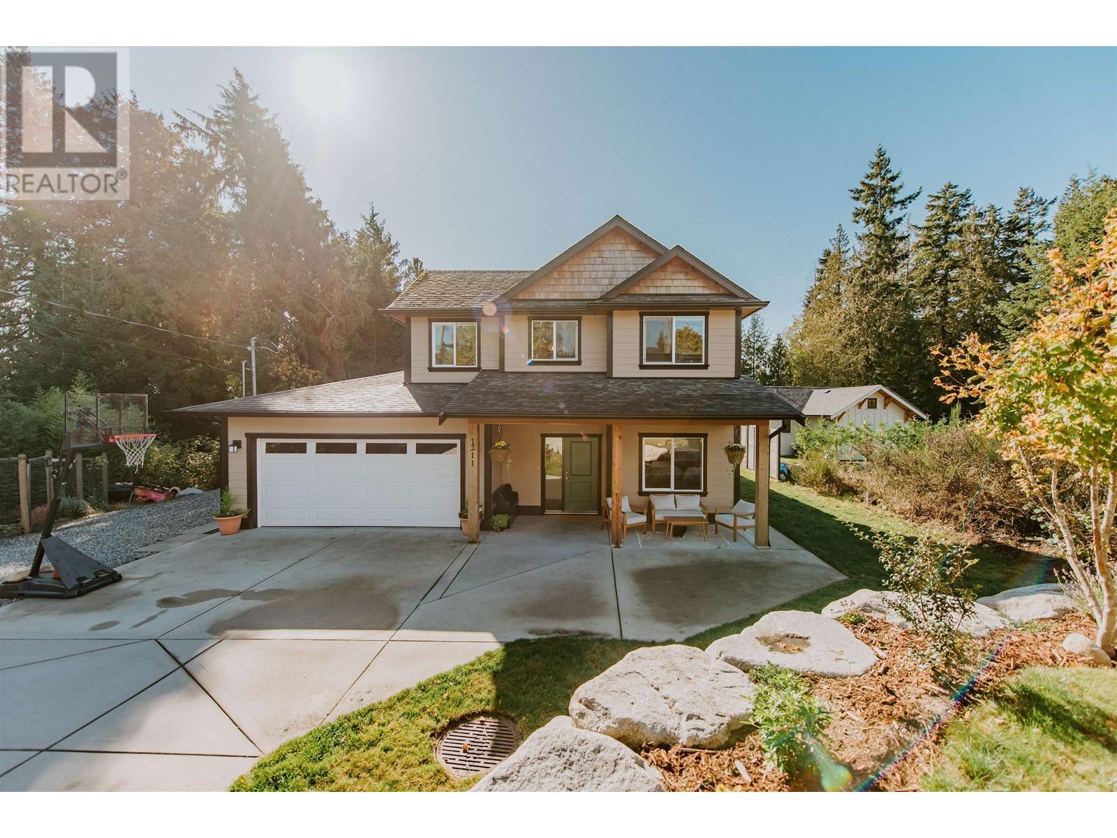 1211 GRANDVIEW ROAD, gibsons, British Columbia