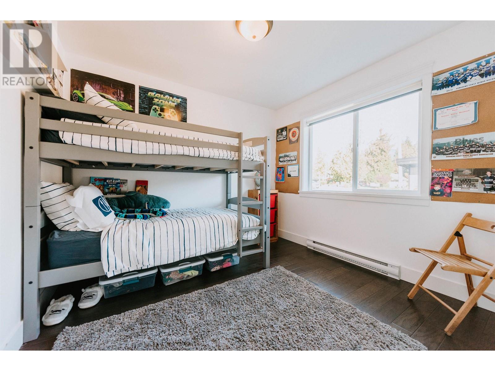 1211 Grandview Road, Gibsons, British Columbia  V0N 1V3 - Photo 11 - R2824438
