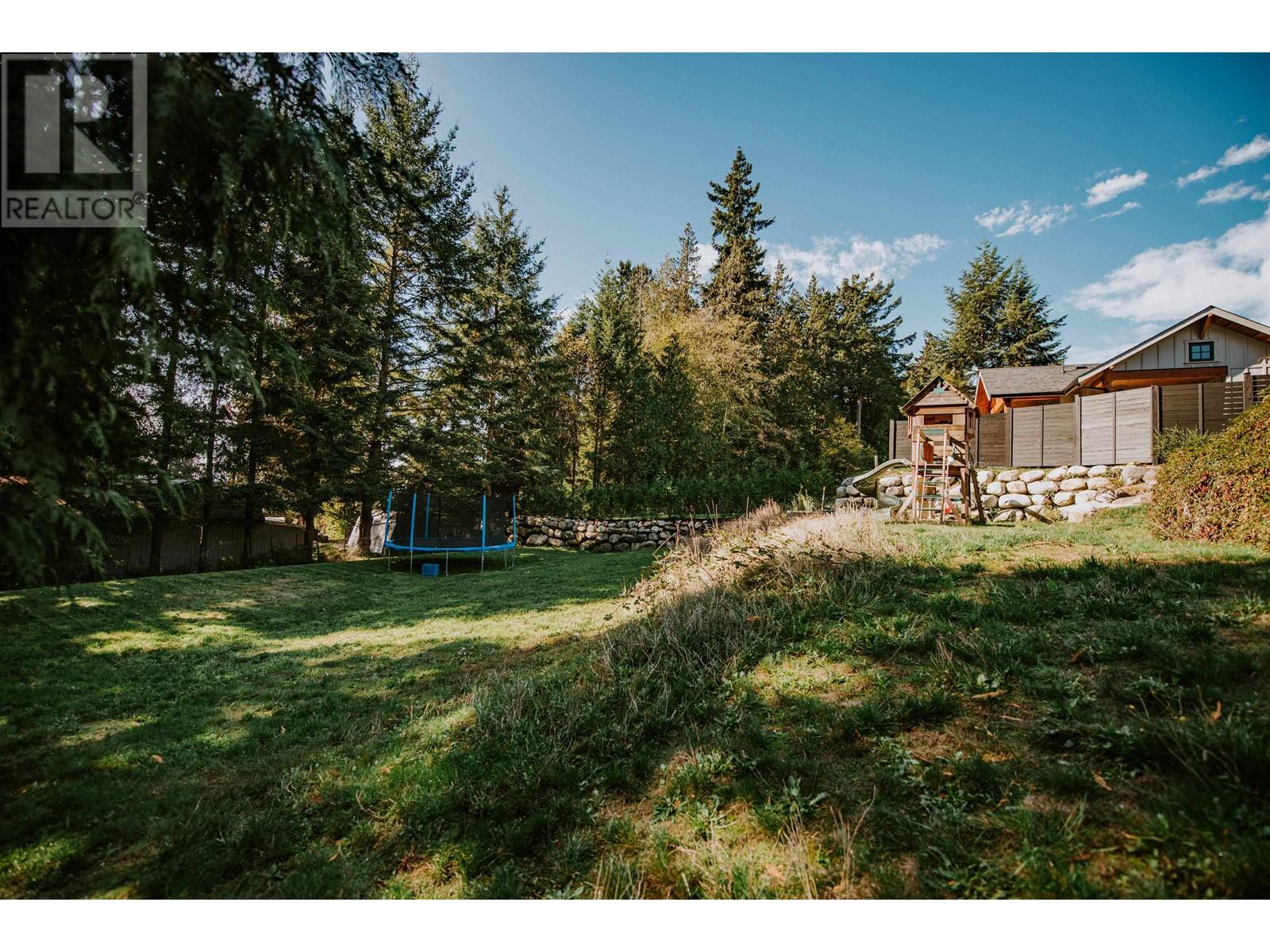 1211 Grandview Road, Gibsons, British Columbia  V0N 1V3 - Photo 27 - R2824438
