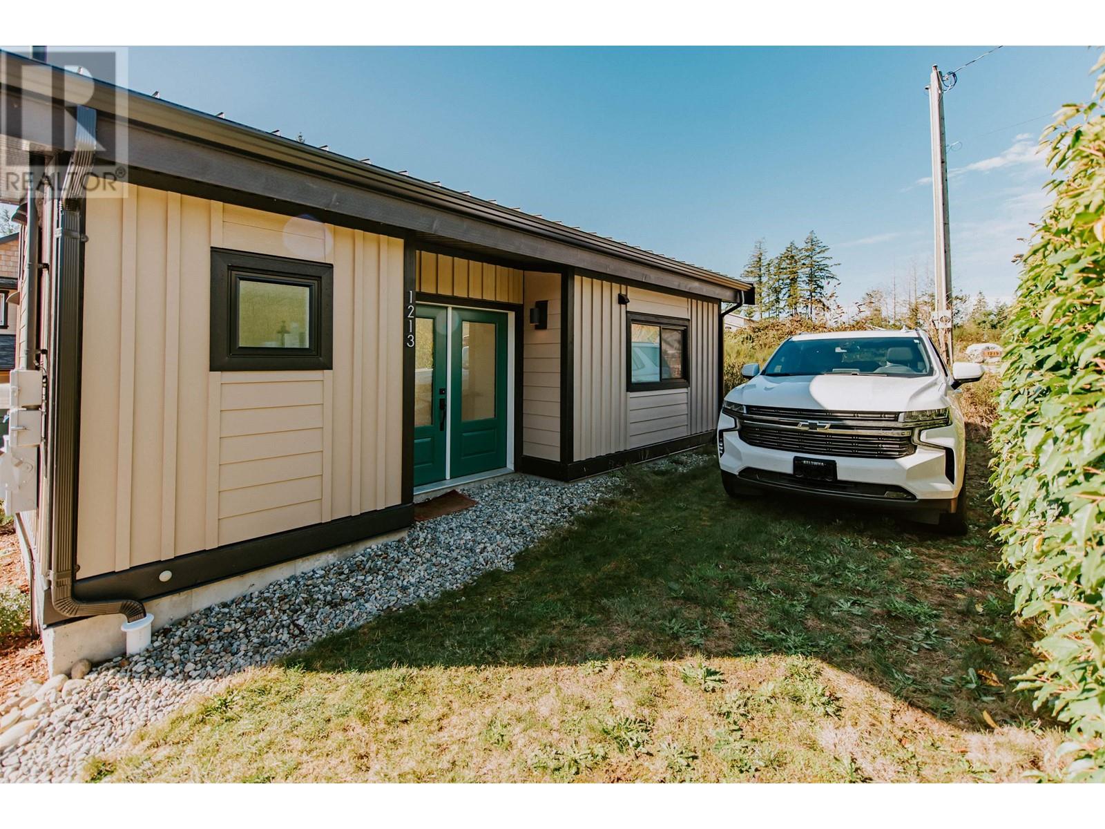 1211 Grandview Road, Gibsons, British Columbia  V0N 1V3 - Photo 30 - R2824438