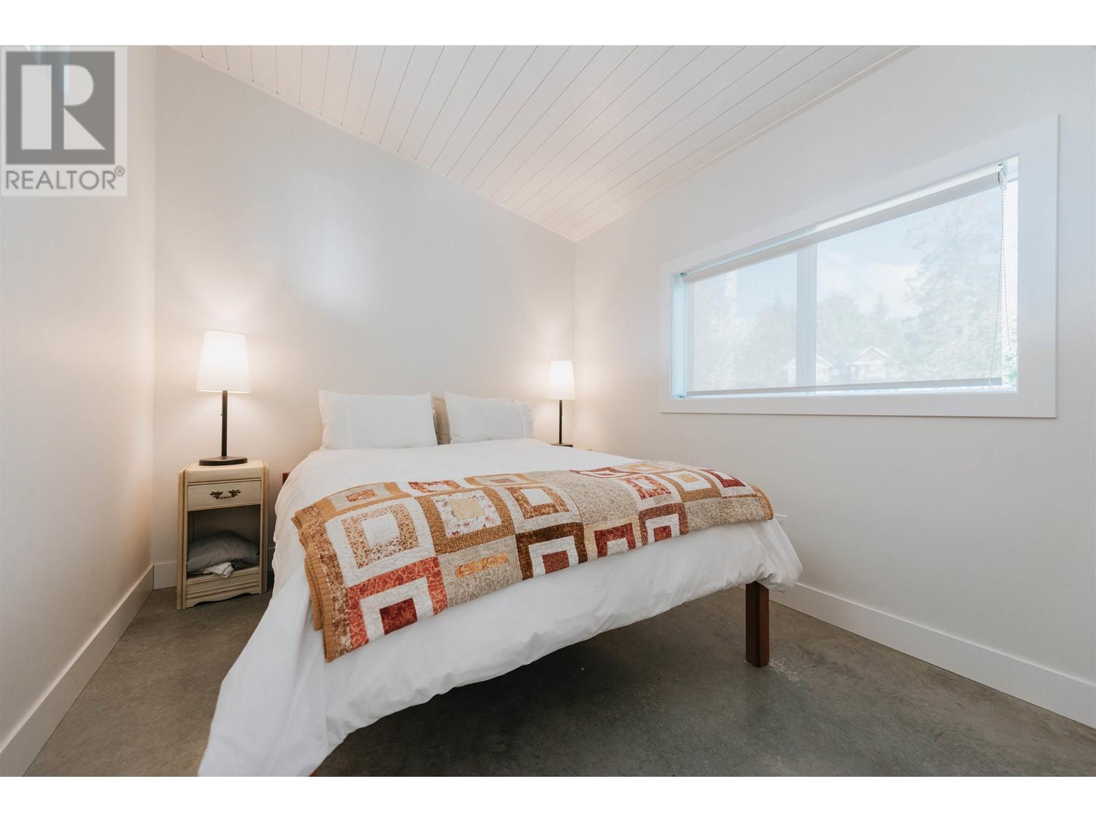 1211 Grandview Road, Gibsons, British Columbia  V0N 1V3 - Photo 32 - R2824438