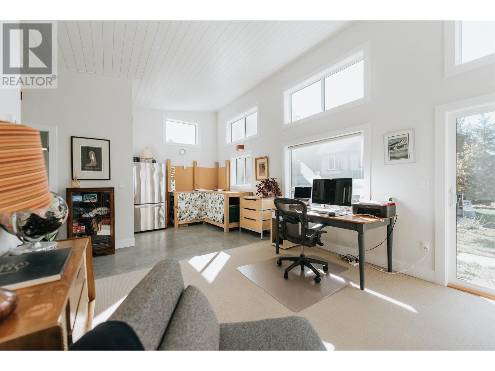 1211 Grandview Road, Gibsons, British Columbia  V0N 1V3 - Photo 34 - R2824438