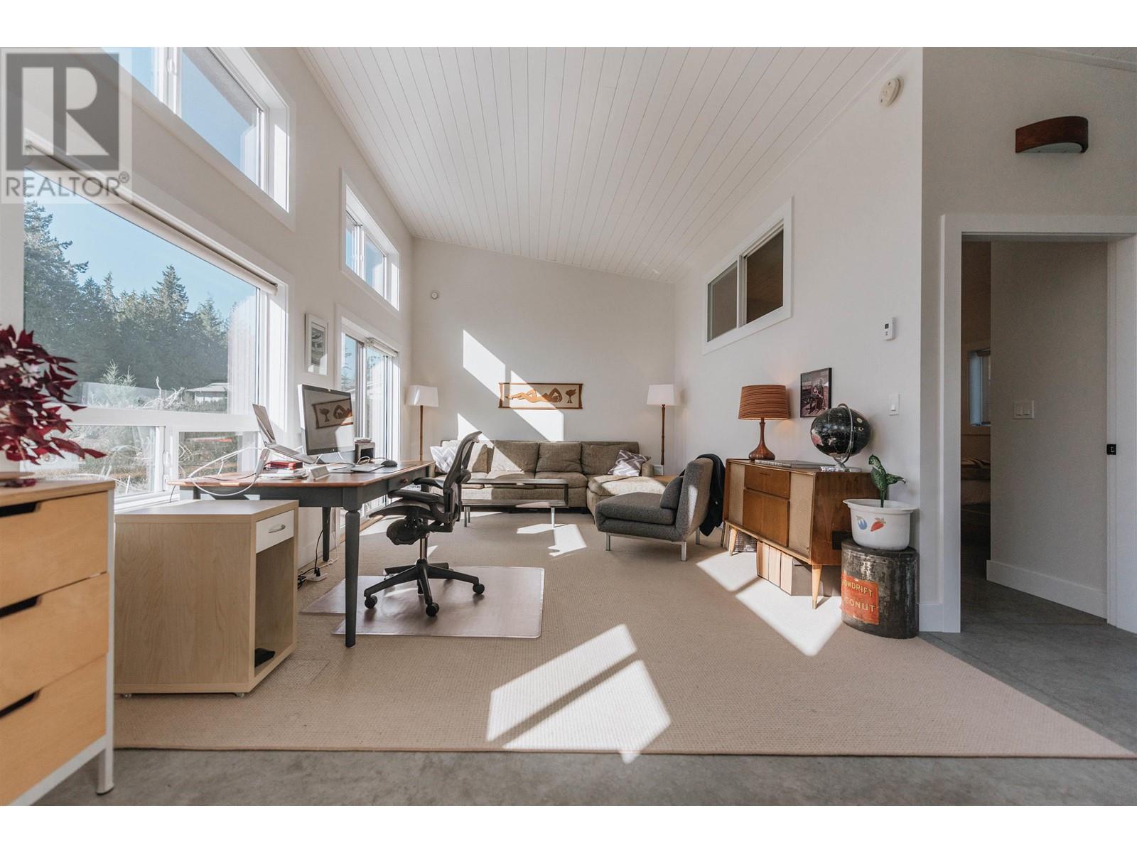 1211 Grandview Road, Gibsons, British Columbia  V0N 1V3 - Photo 36 - R2824438