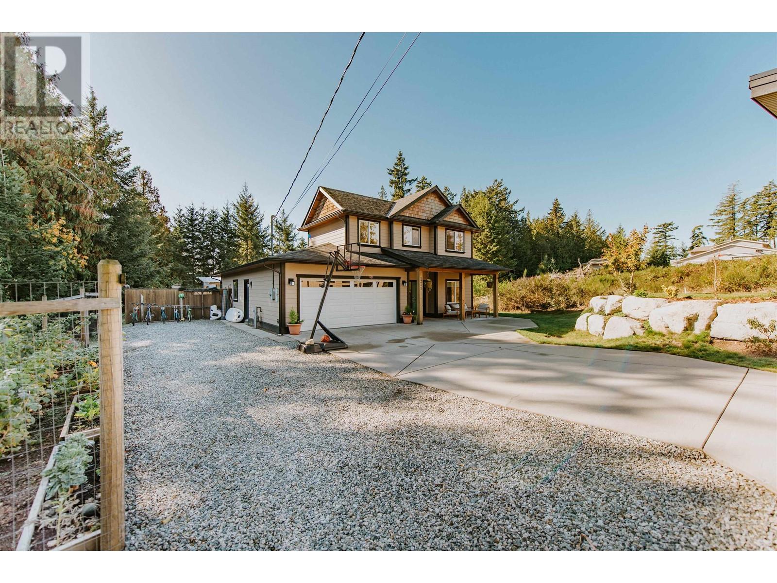 1211 Grandview Road, Gibsons, British Columbia  V0N 1V3 - Photo 39 - R2824438