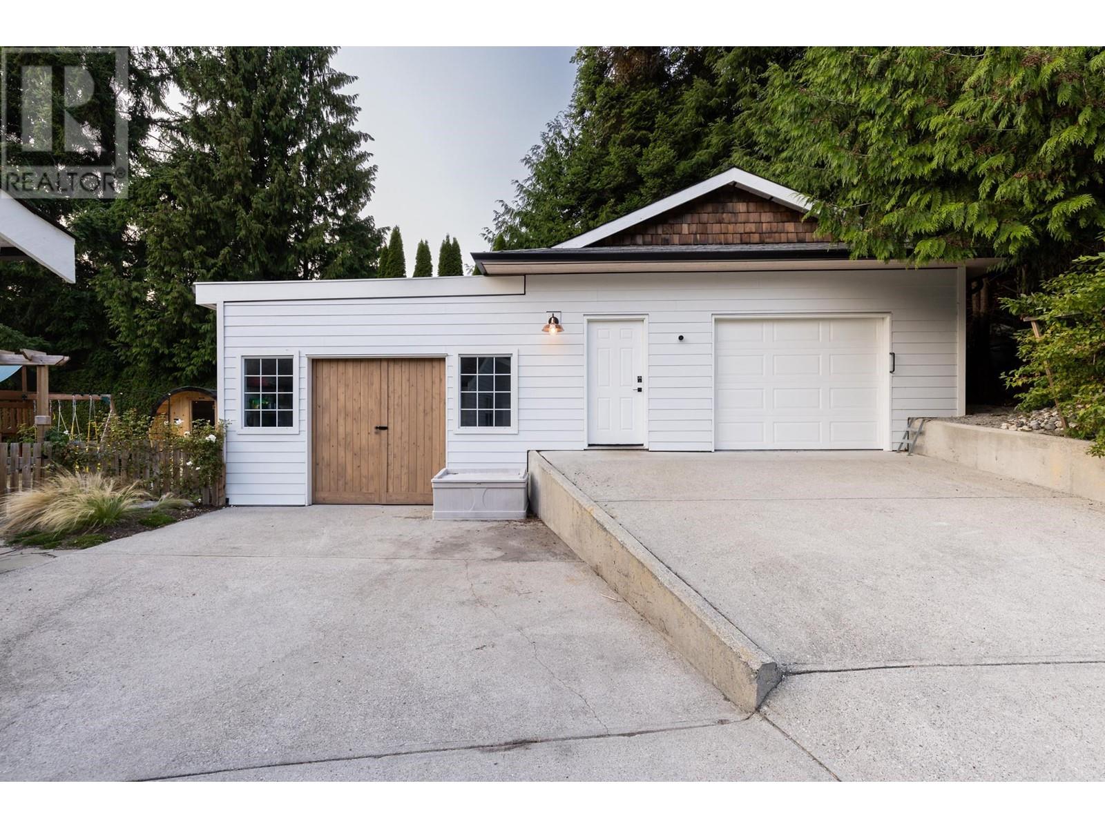 3404 Kraus Road, Roberts Creek, British Columbia  V0N 2W2 - Photo 23 - R2824444