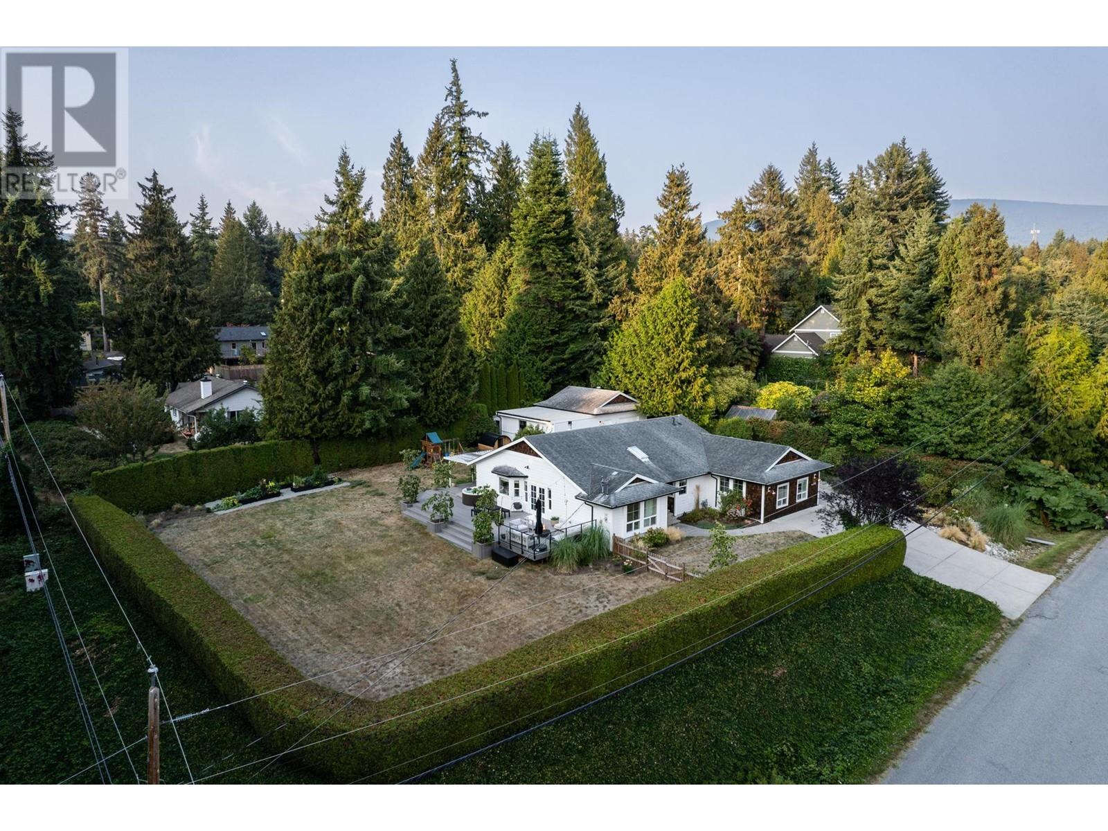 3404 Kraus Road, Roberts Creek, British Columbia  V0N 2W2 - Photo 33 - R2824444
