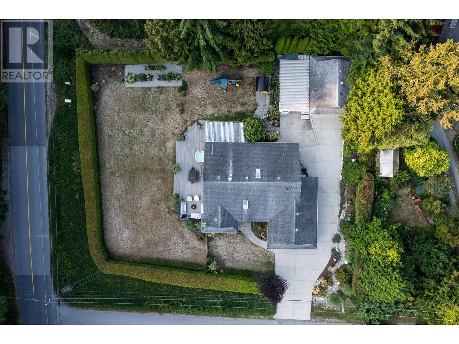 3404 Kraus Road, Roberts Creek, British Columbia  V0N 2W2 - Photo 34 - R2824444