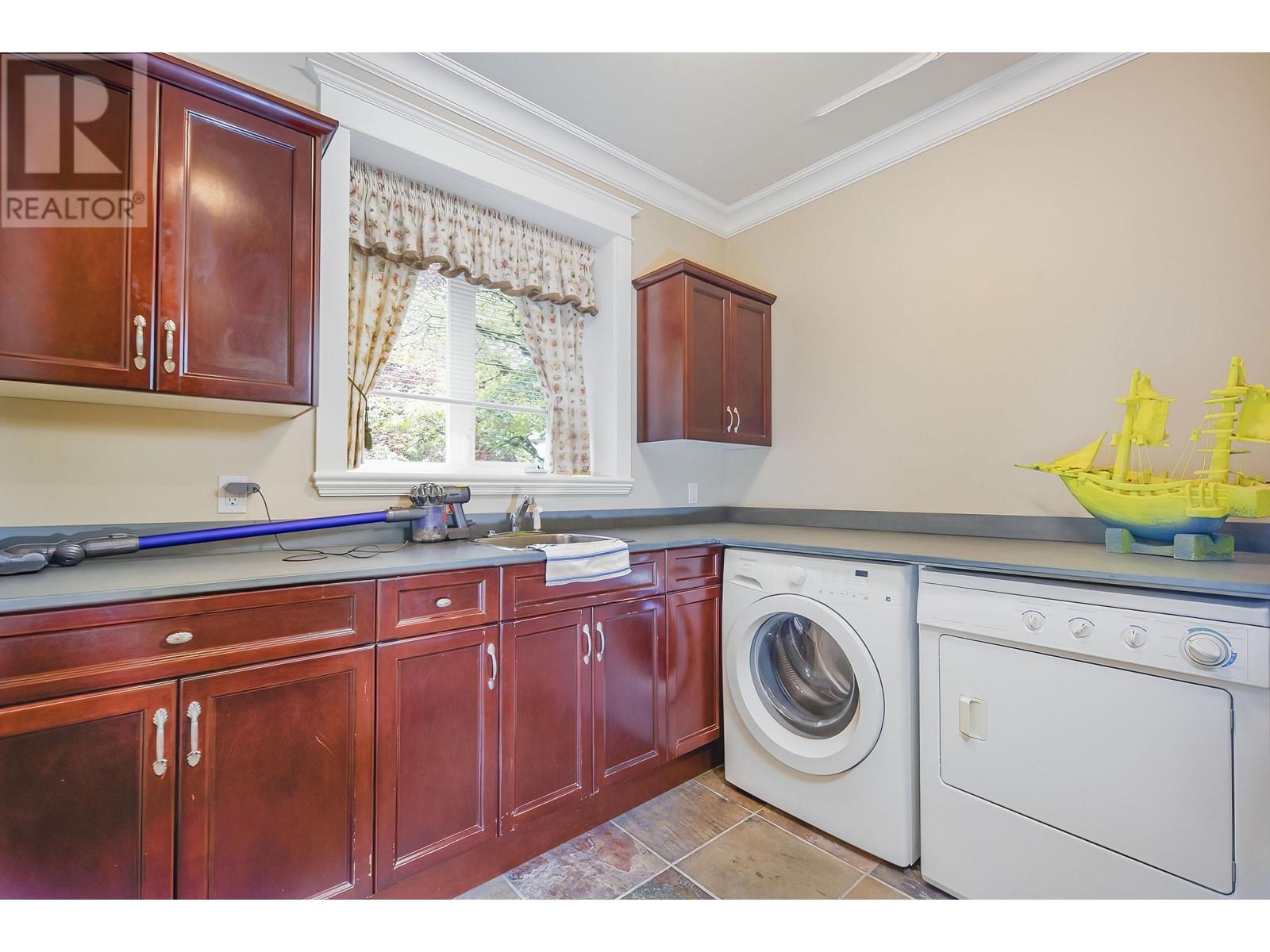 1751 Hampton Drive, Coquitlam, British Columbia  V3E 3E1 - Photo 16 - R2823499