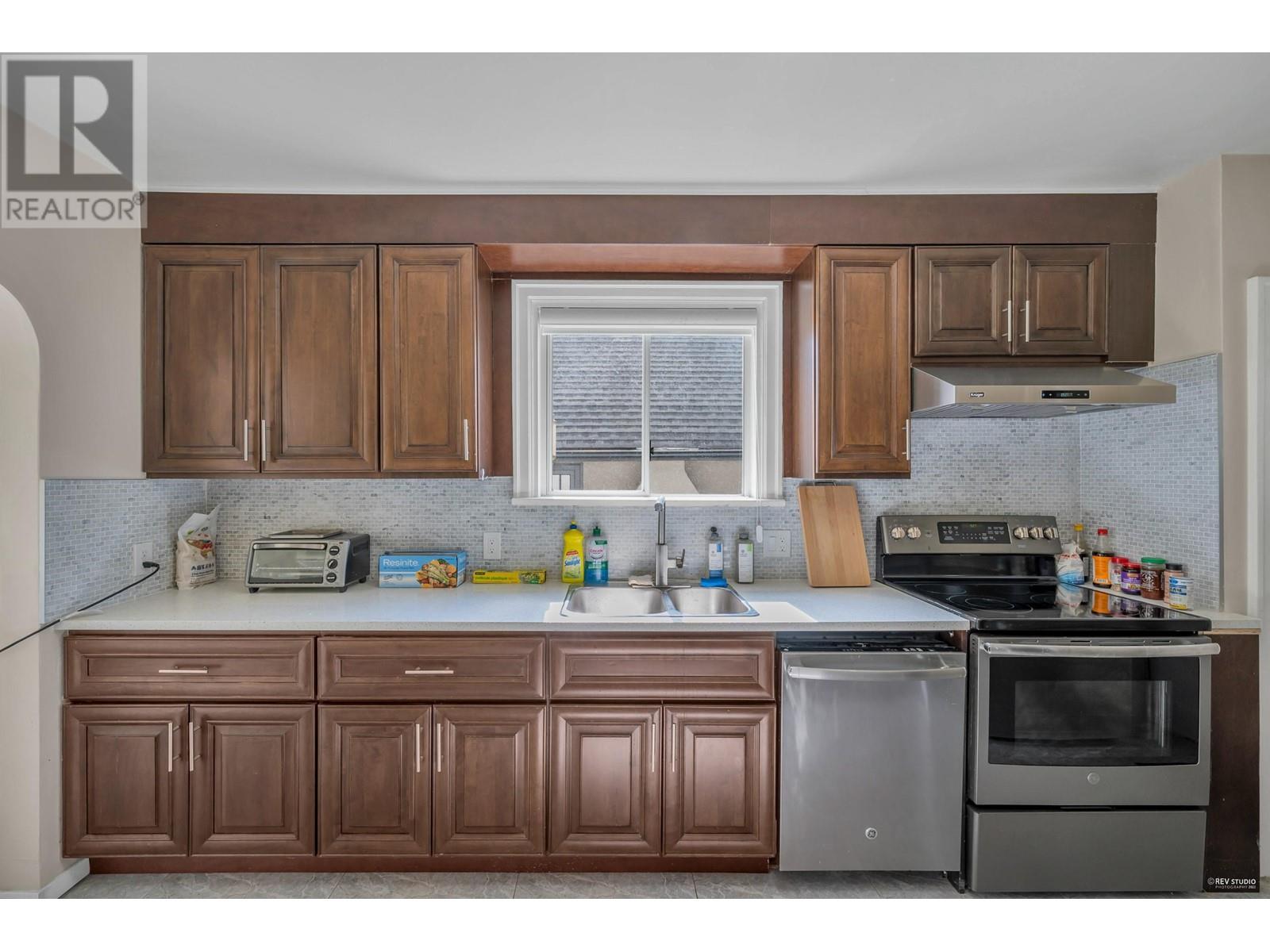 6575 Lime Street, Vancouver, British Columbia  V6P 5V7 - Photo 9 - R2824463