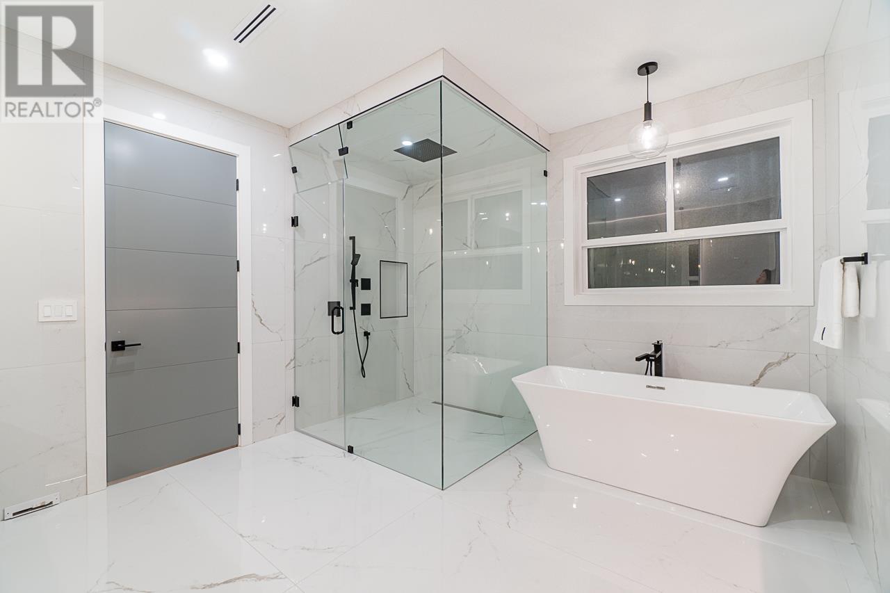 427 Trinity Street, Coquitlam, British Columbia  V3K 5N4 - Photo 23 - R2824437