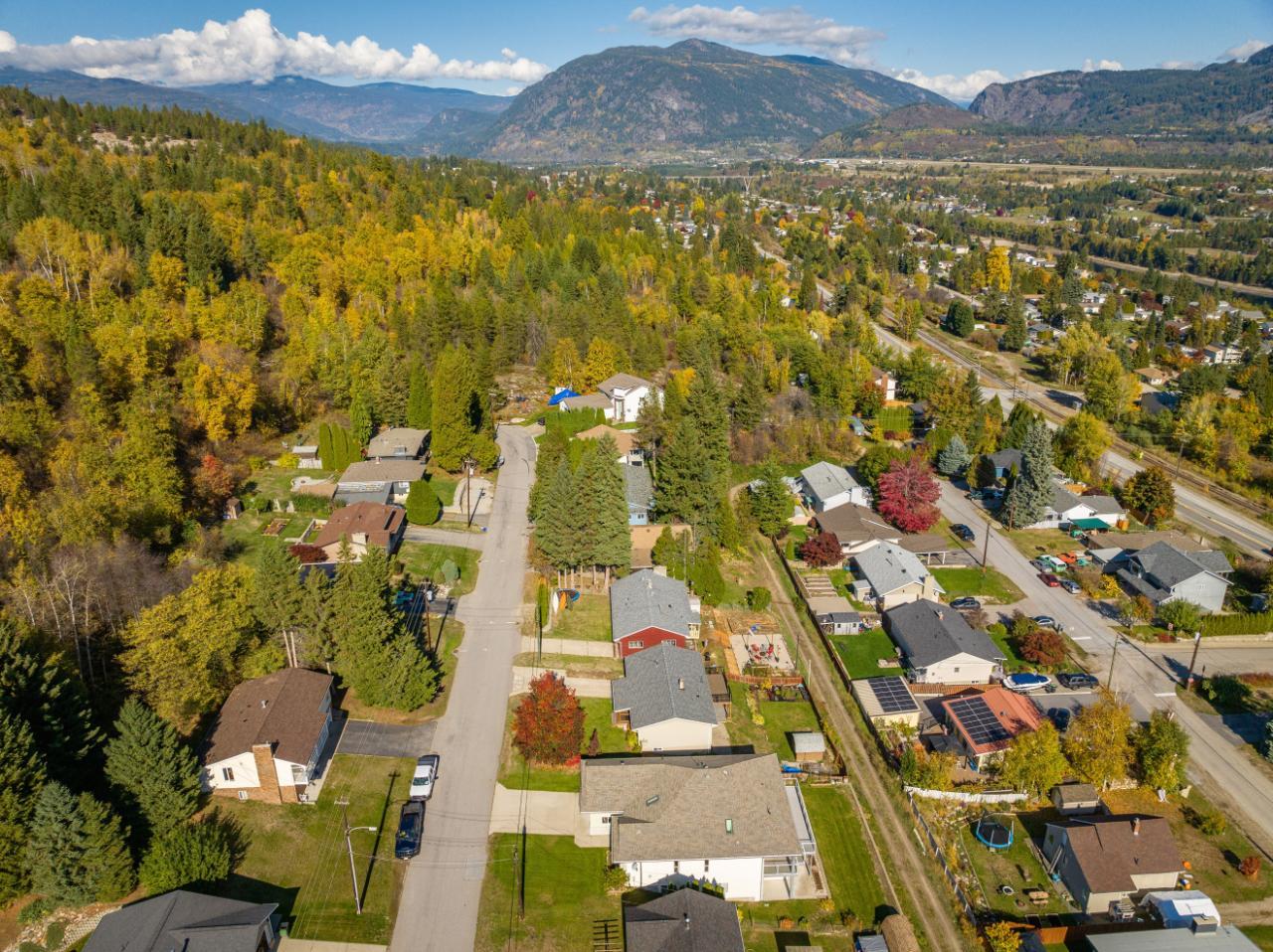 3405 9th Avenue, Castlegar, British Columbia  V1N 2Z4 - Photo 4 - 2473689