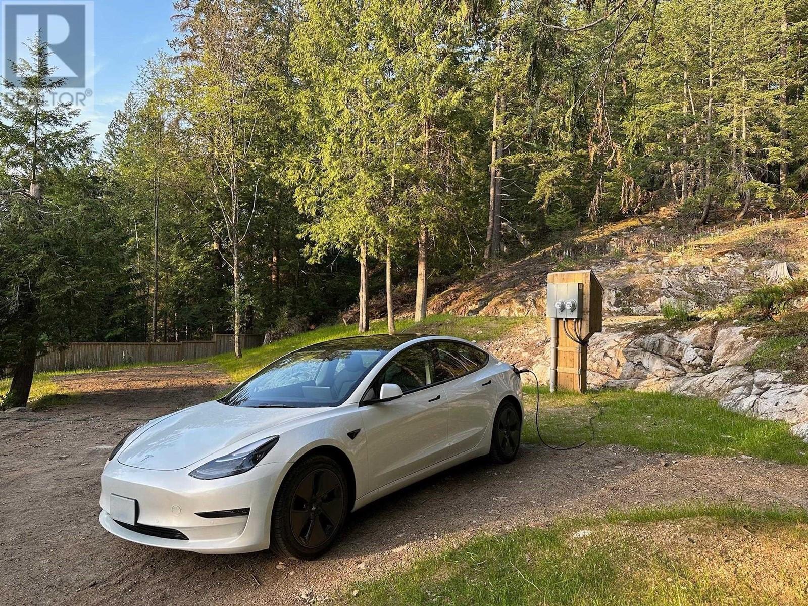 839 Windjammer Road, Bowen Island, British Columbia  V0N 1G2 - Photo 3 - R2822656