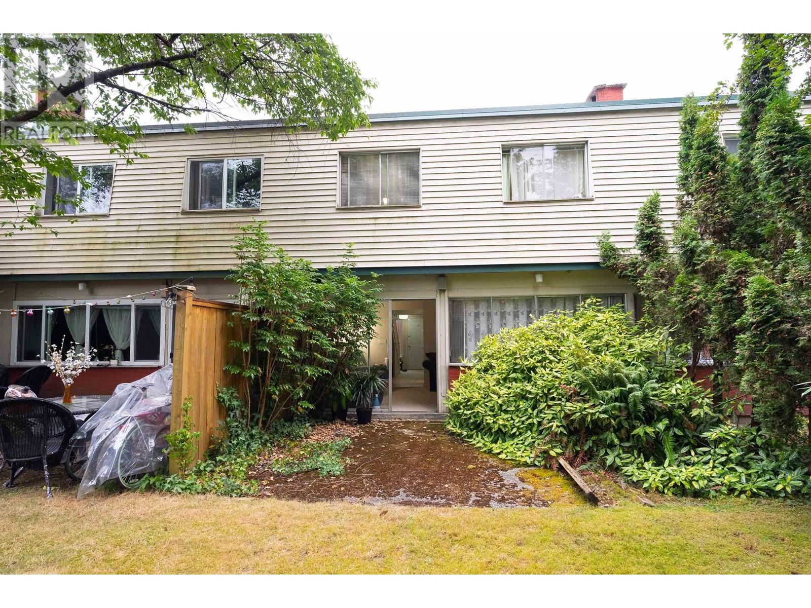 2745 Westview Drive, North Vancouver, British Columbia  V7N 3X9 - Photo 2 - R2824549