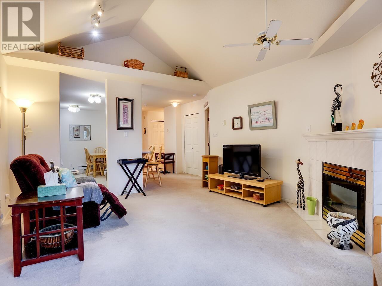 305 558 Rochester Avenue, Coquitlam, British Columbia  V3K 2T9 - Photo 5 - R2824380