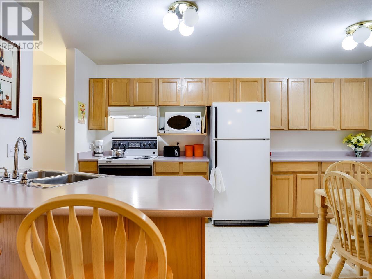 305 558 Rochester Avenue, Coquitlam, British Columbia  V3K 2T9 - Photo 8 - R2824380