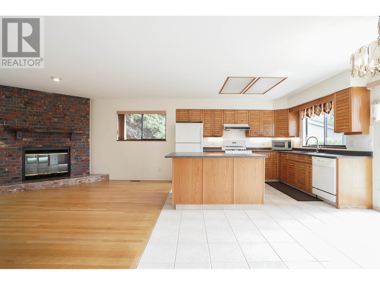 1335 Palmerston Avenue, West Vancouver, British Columbia  V7T 2H8 - Photo 6 - R2823852