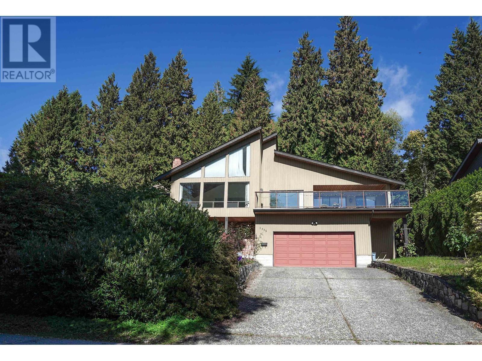 1335 Palmerston Avenue, West Vancouver, British Columbia  V7T 2H8 - Photo 2 - R2823852