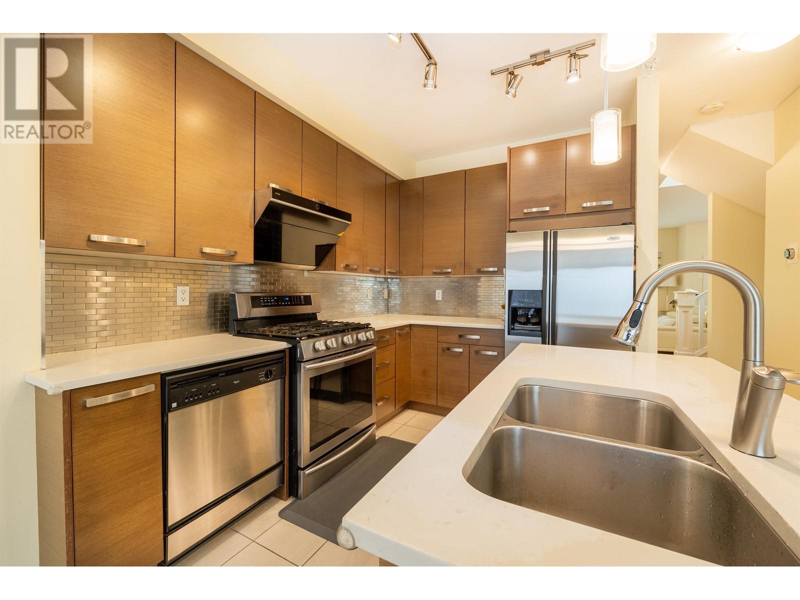 959 W 59th Avenue, Vancouver, British Columbia  V6P 1X8 - Photo 12 - R2824433