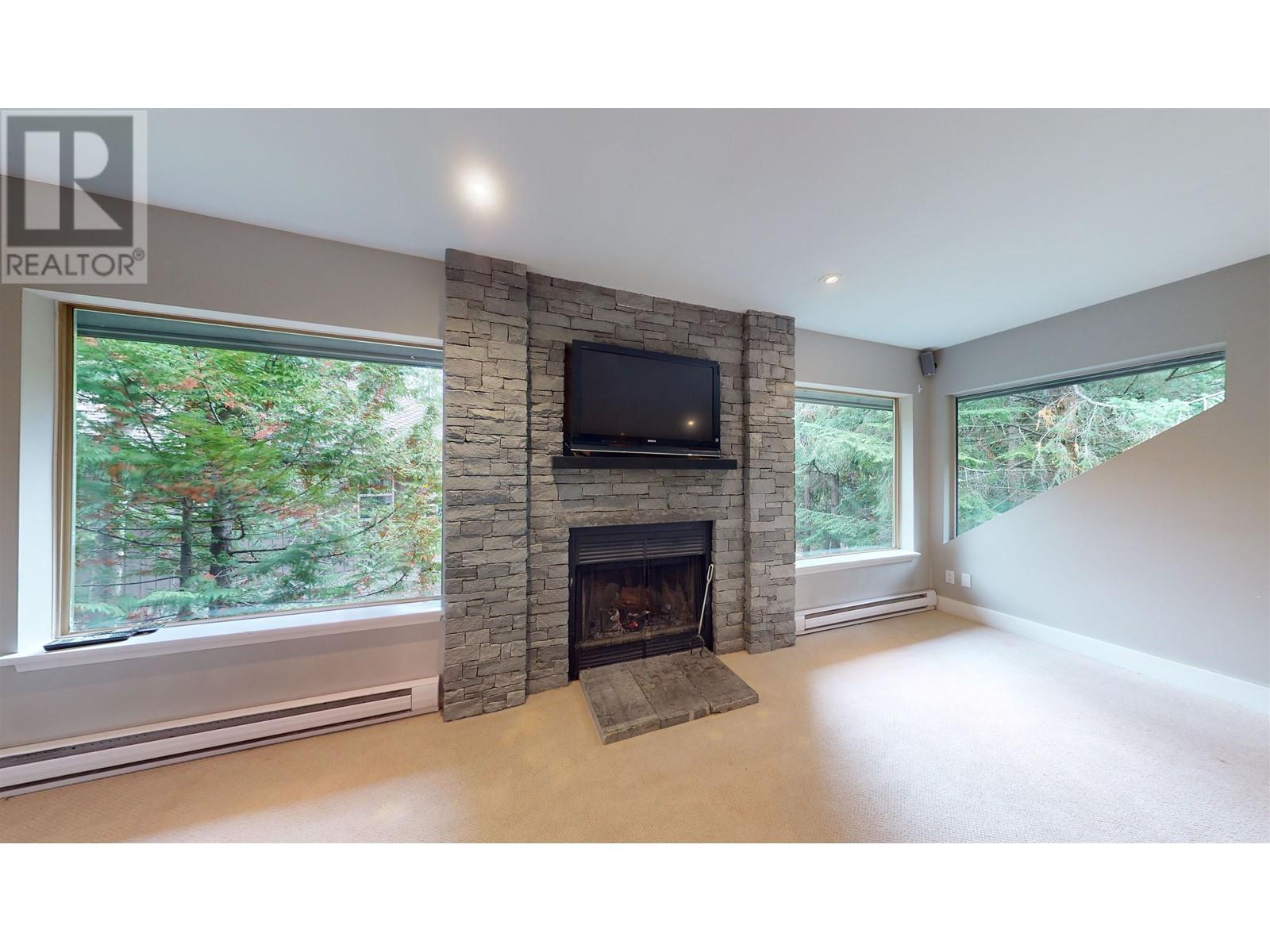 807 3050 Hillcrest Drive, Whistler, British Columbia  V8E 0T8 - Photo 4 - R2821442