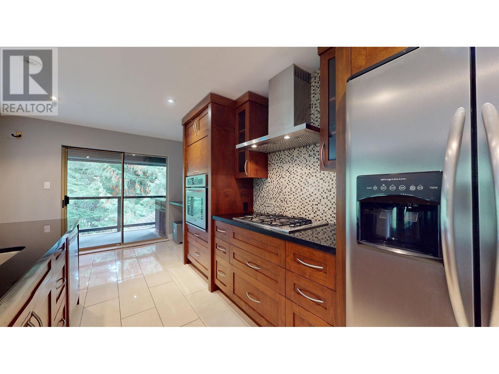 807 3050 Hillcrest Drive, Whistler, British Columbia  V8E 0T8 - Photo 9 - R2821442
