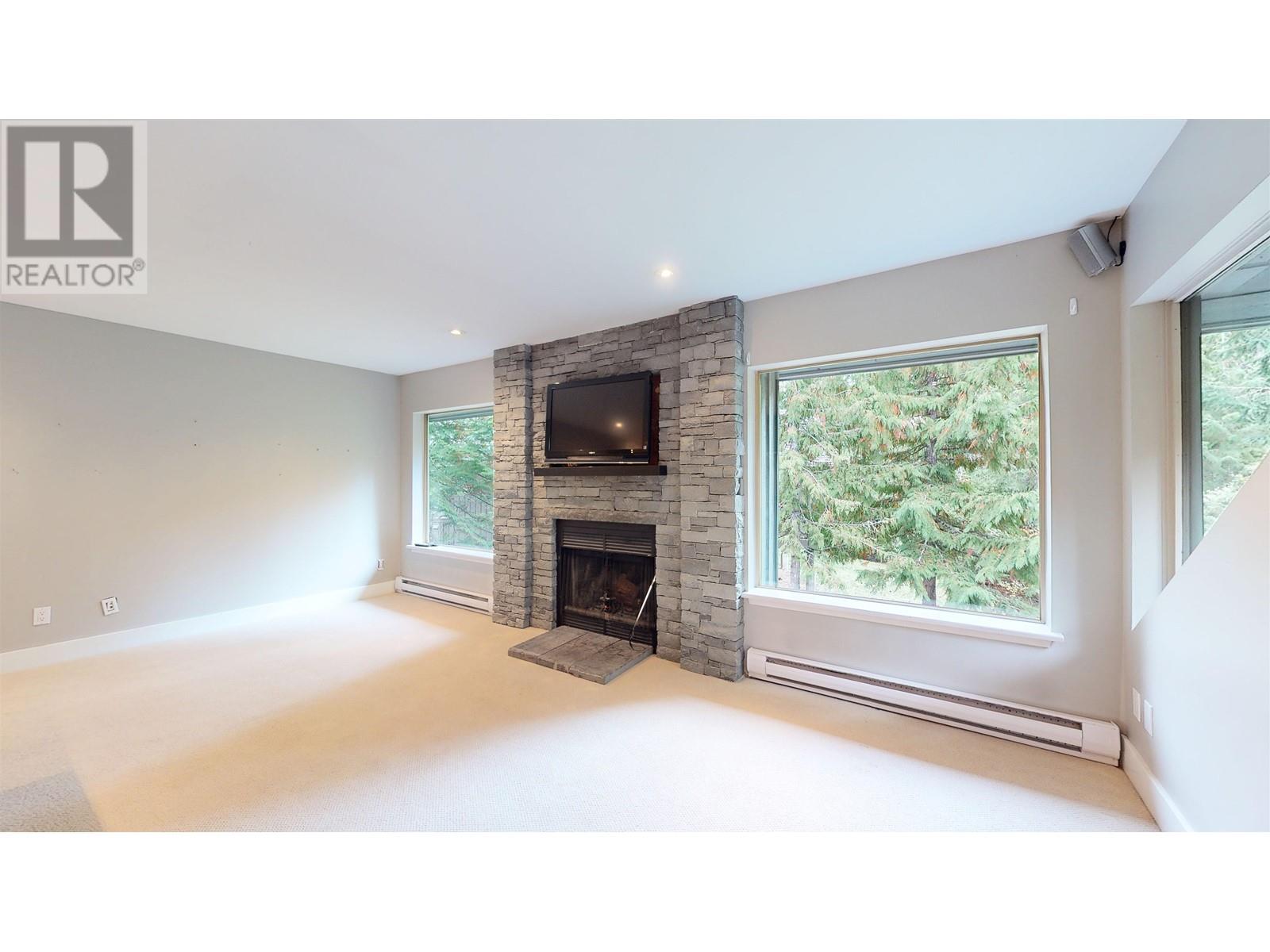 807 3050 Hillcrest Drive, Whistler, British Columbia  V8E 0T8 - Photo 3 - R2821442